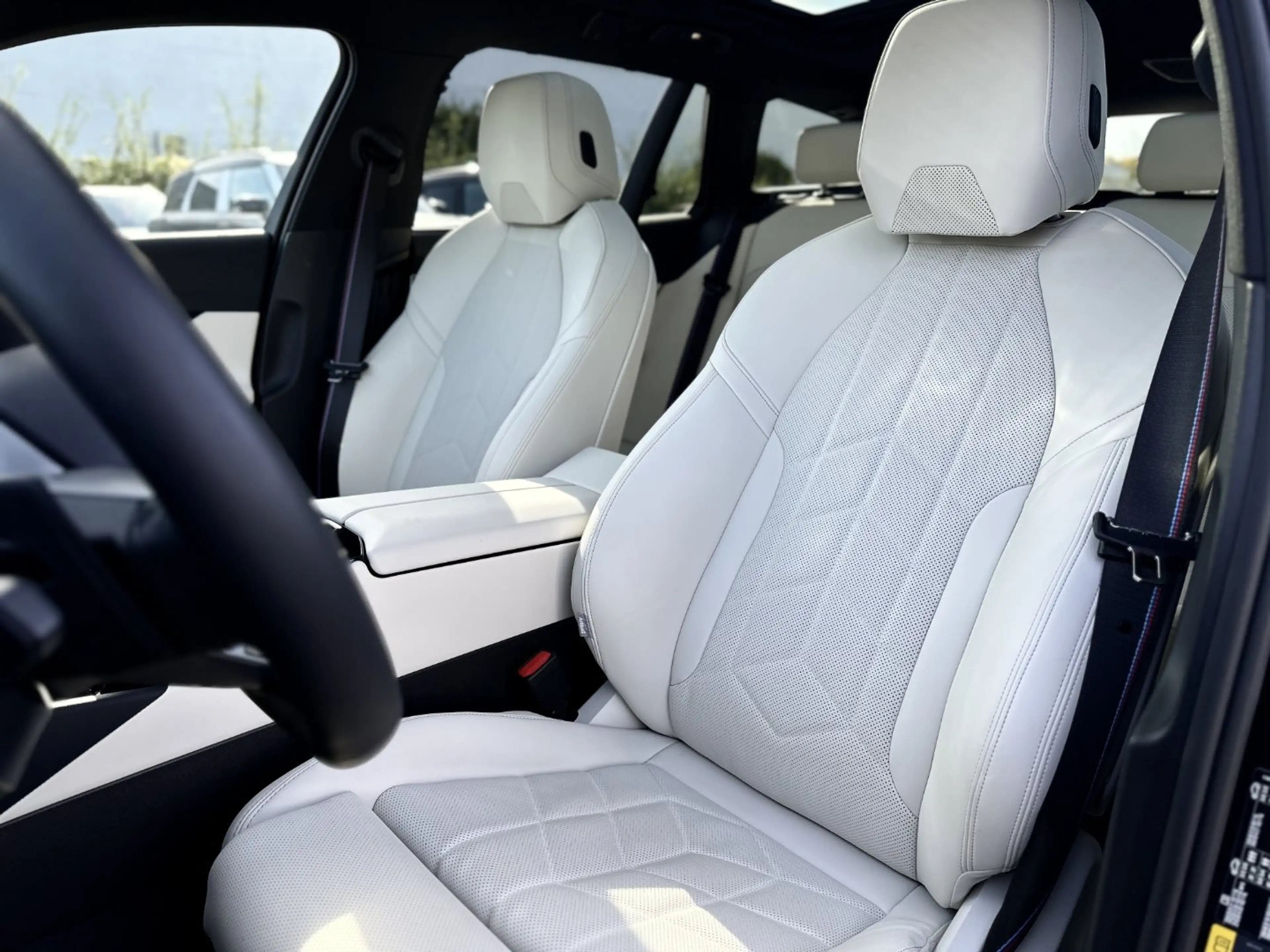 BMW i5 eDrive40 Touring M Sportpaket Head-Up DAB — photo 14