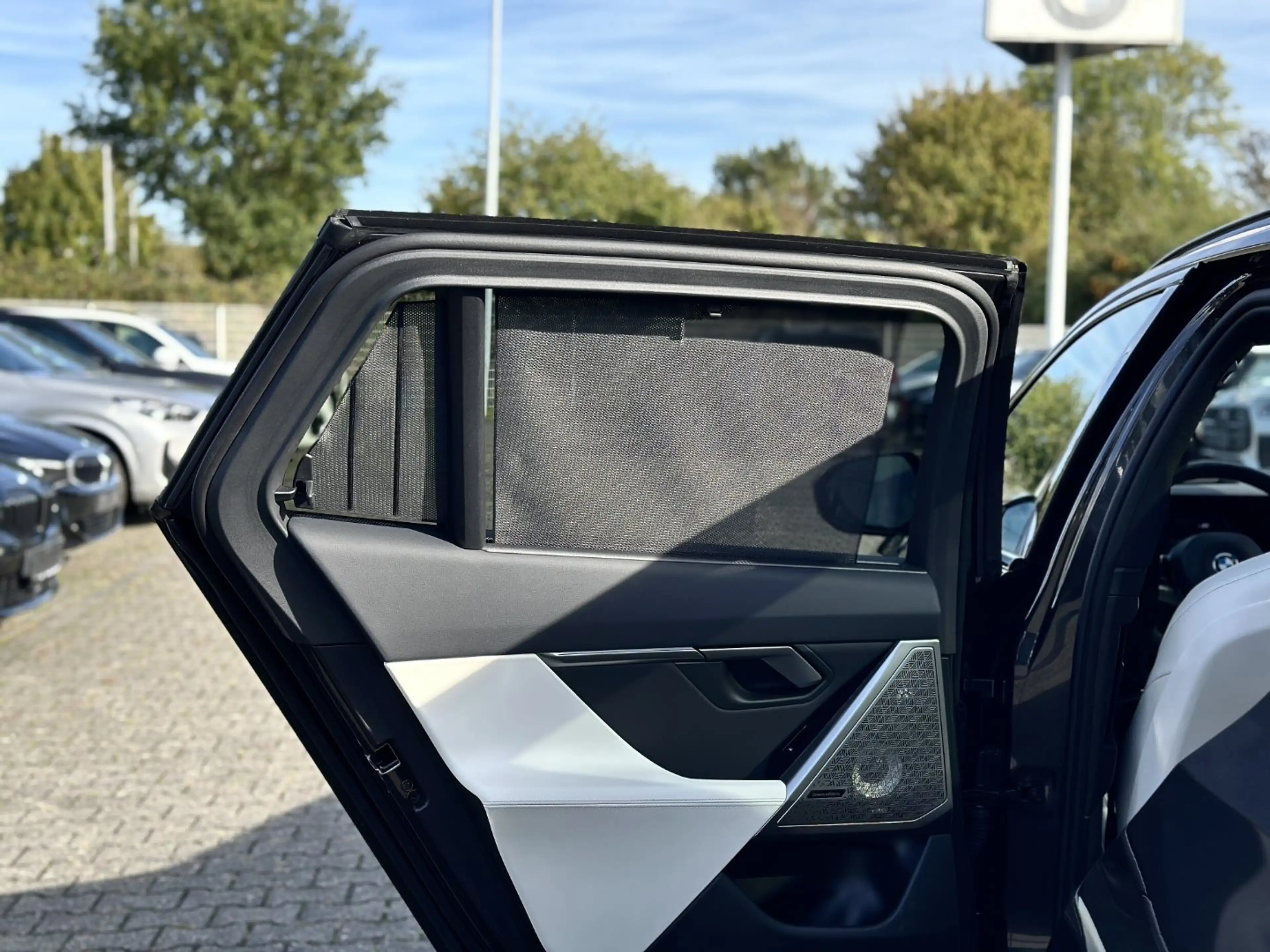 BMW i5 eDrive40 Touring M Sportpaket Head-Up DAB — photo 15