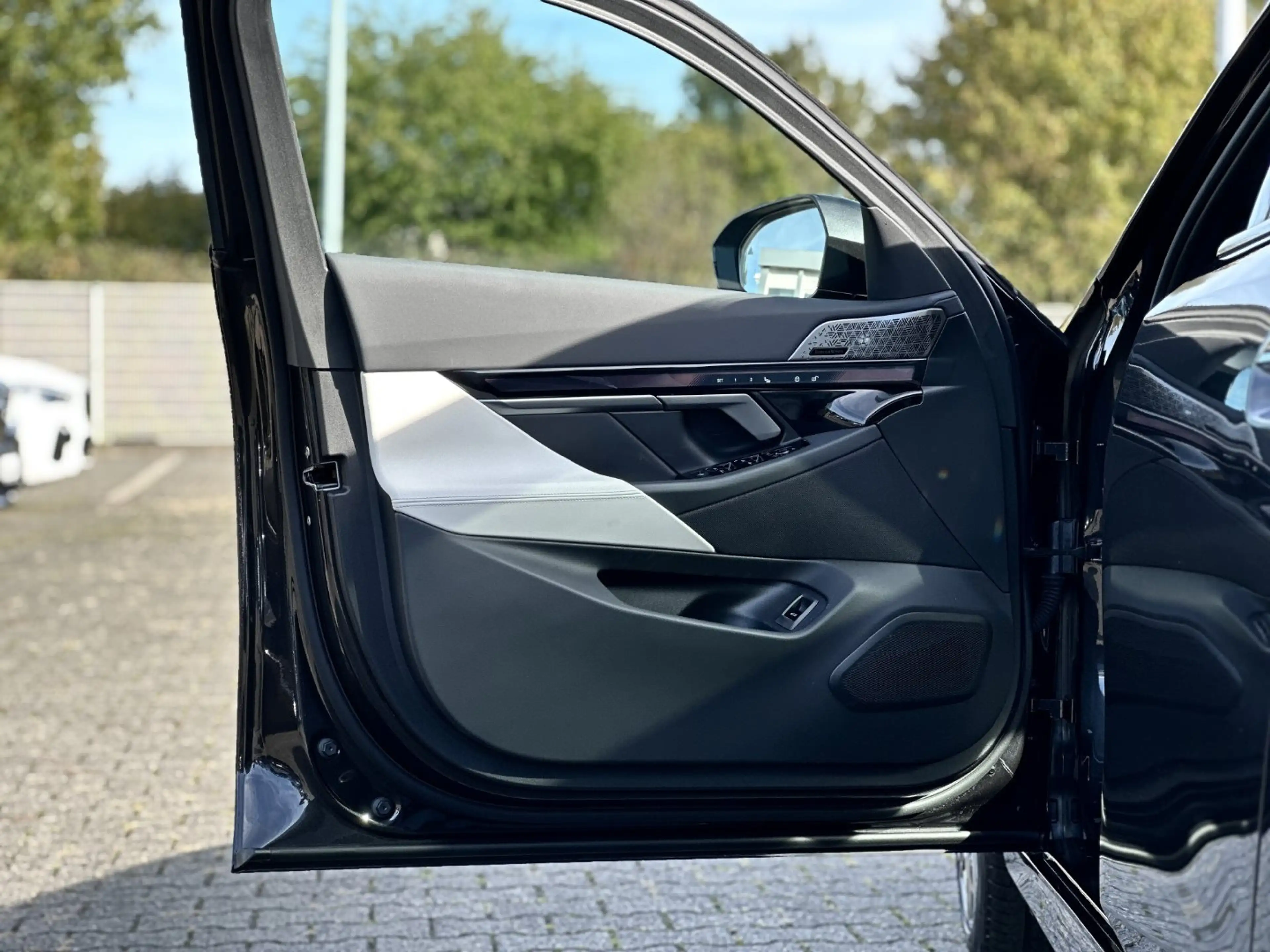 BMW i5 eDrive40 Touring M Sportpaket Head-Up DAB — photo 9