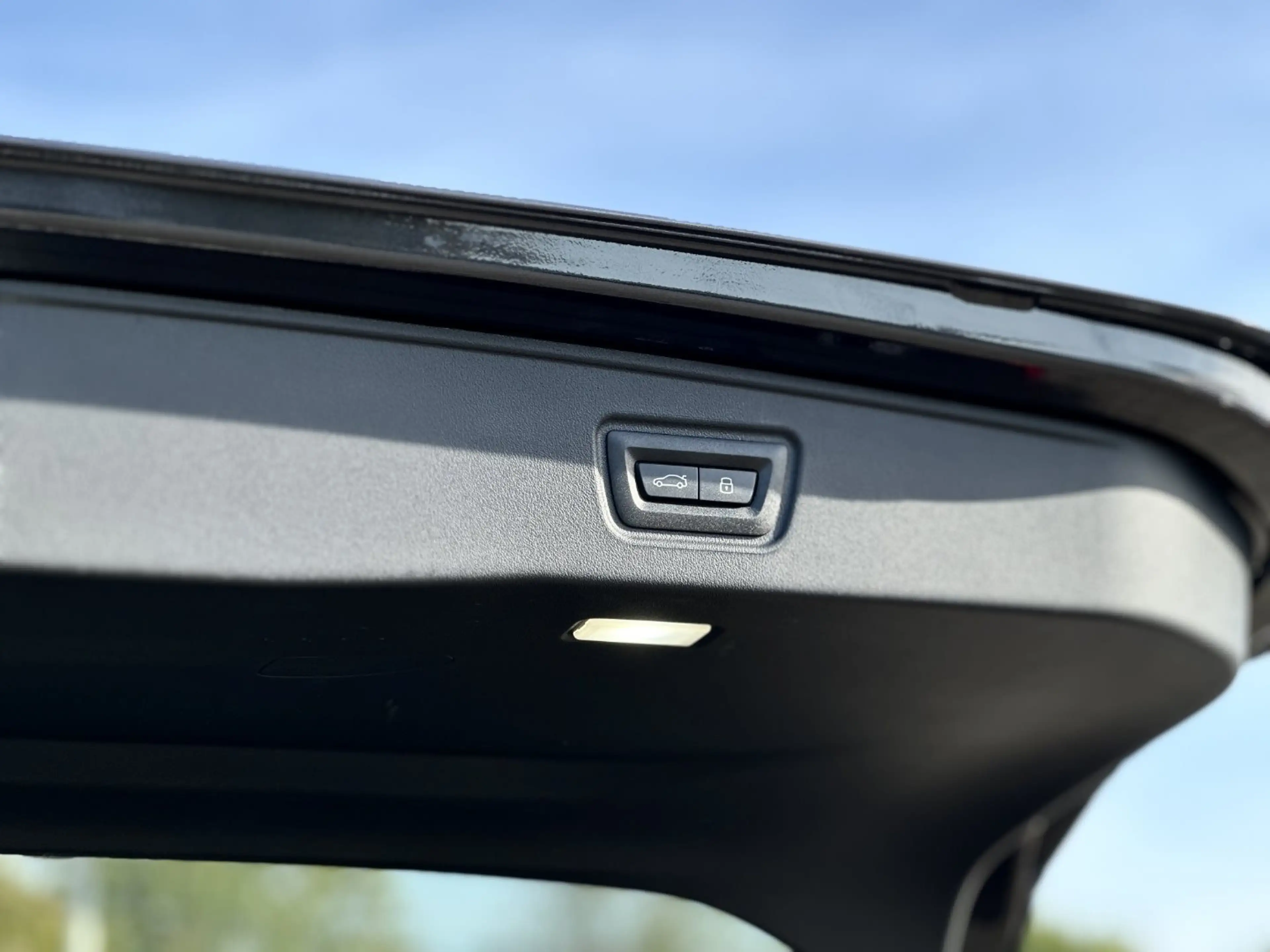 BMW i5 eDrive40 Touring M Sportpaket Head-Up DAB — photo 8