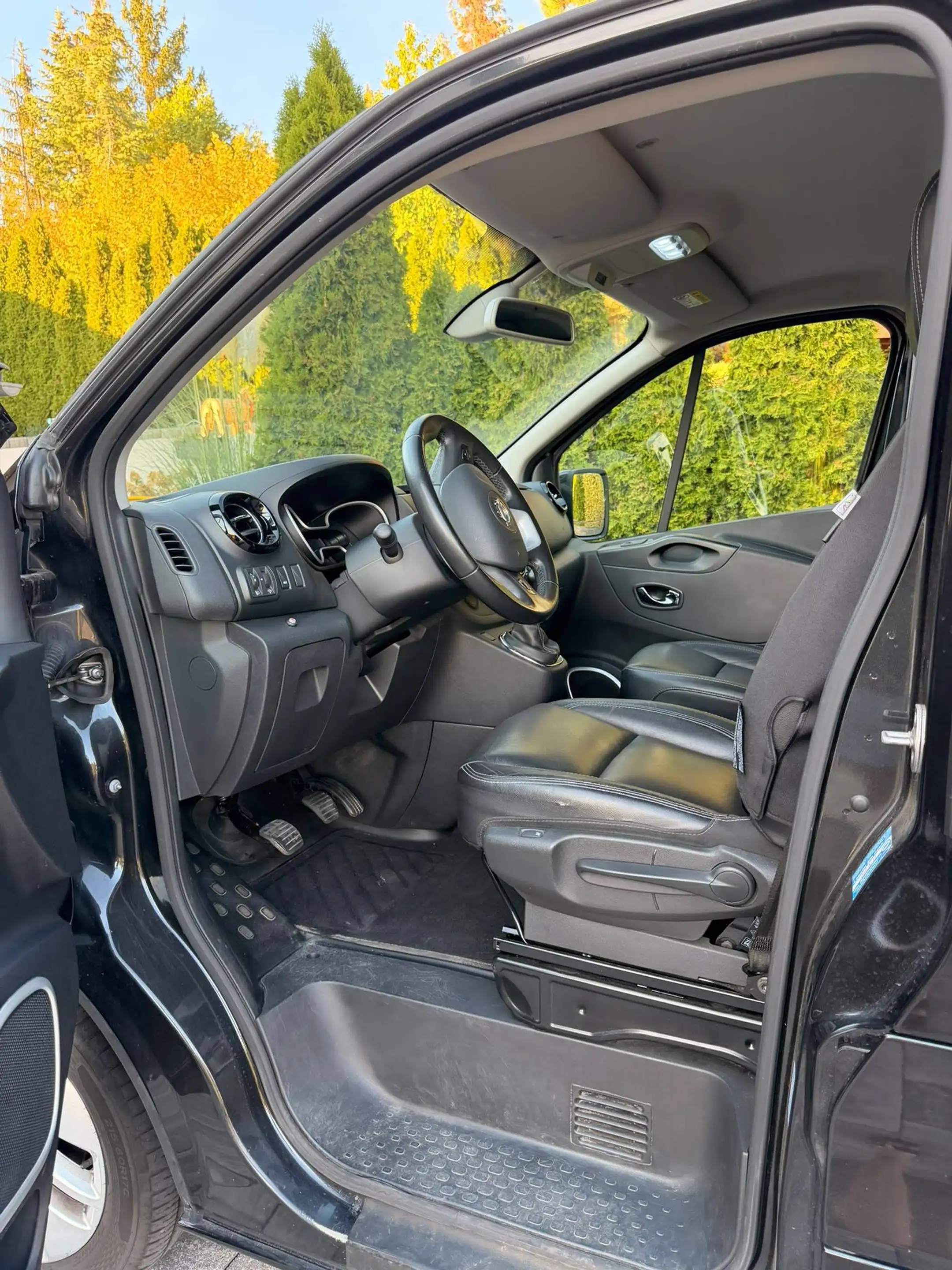 Opel Vivaro Vivaro 1.6 D (CDTI) 1.6 D L2H1 Tourer — photo 9
