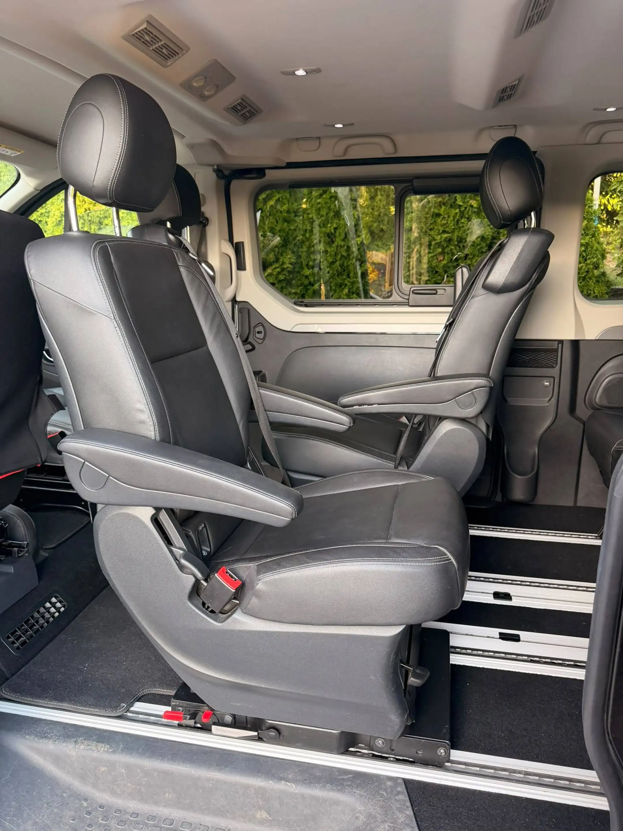 Opel Vivaro Vivaro 1.6 D (CDTI) 1.6 D L2H1 Tourer — photo 13
