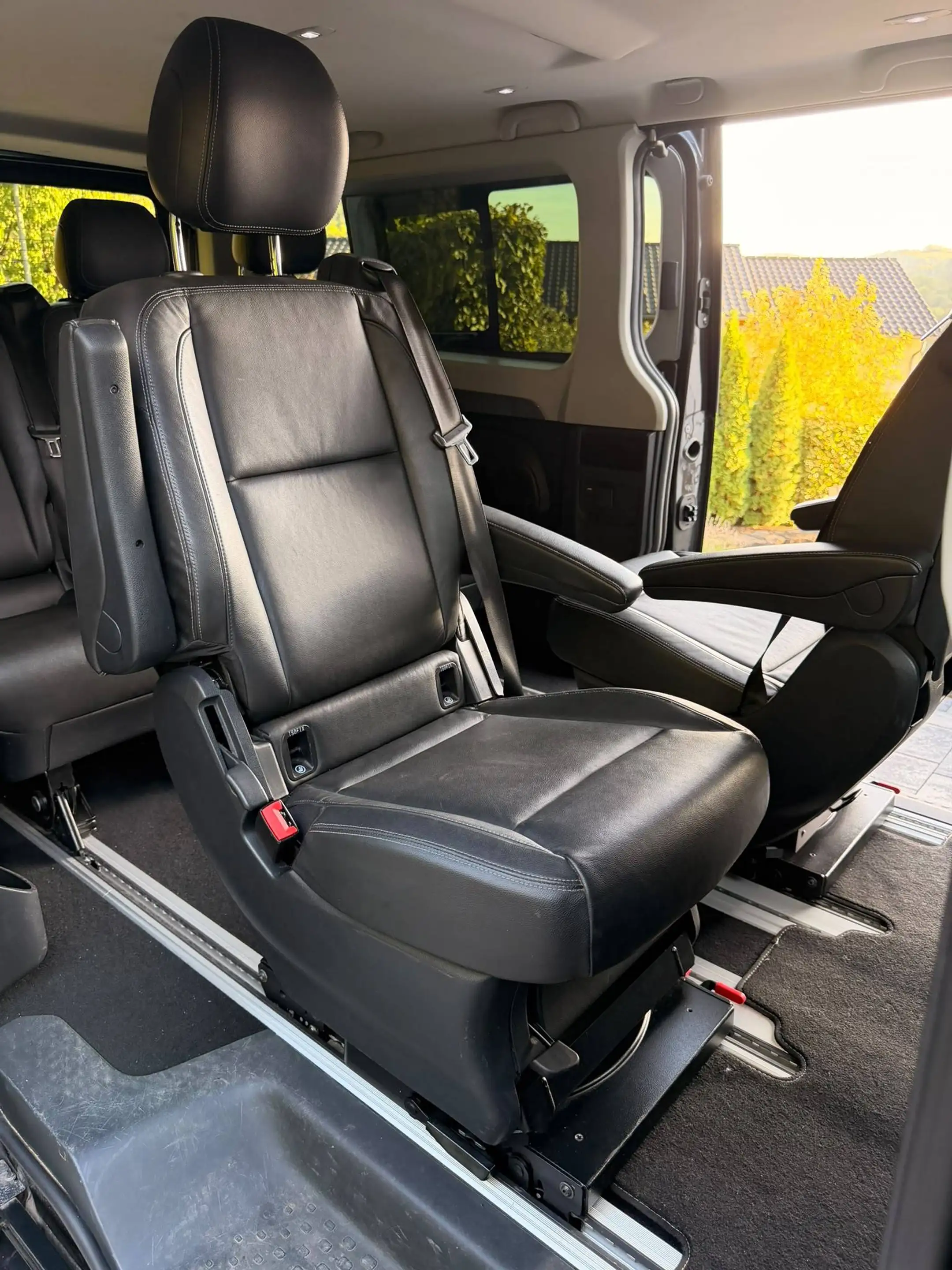 Opel Vivaro Vivaro 1.6 D (CDTI) 1.6 D L2H1 Tourer — photo 7