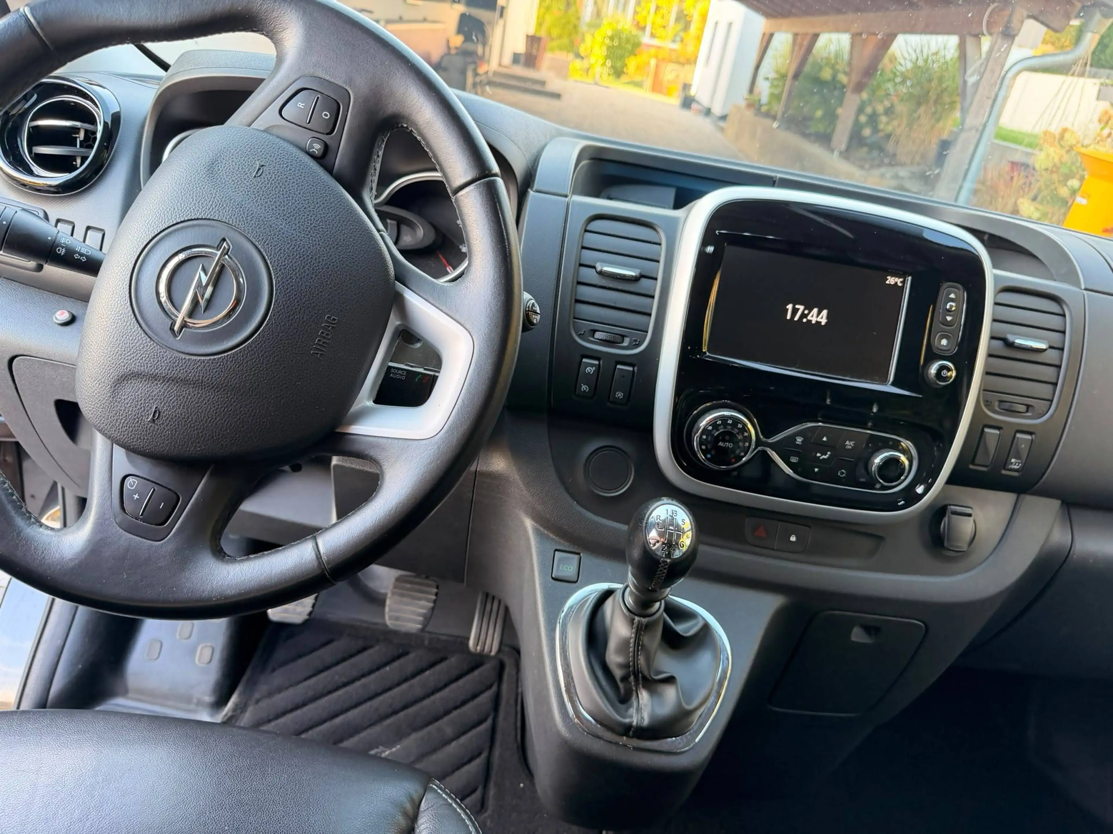 Opel Vivaro Vivaro 1.6 D (CDTI) 1.6 D L2H1 Tourer — photo 8