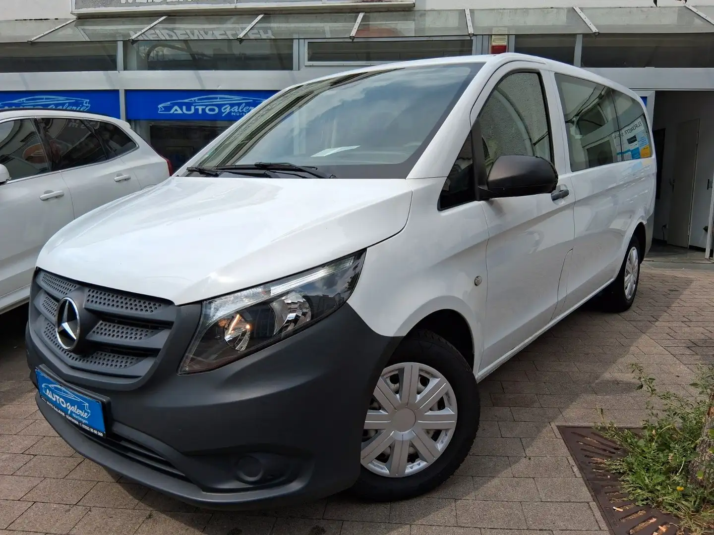 Mercedes-Benz Vito Tourer 114CDI lang /Automatik/I Hand/8Sitze Blanco - 1