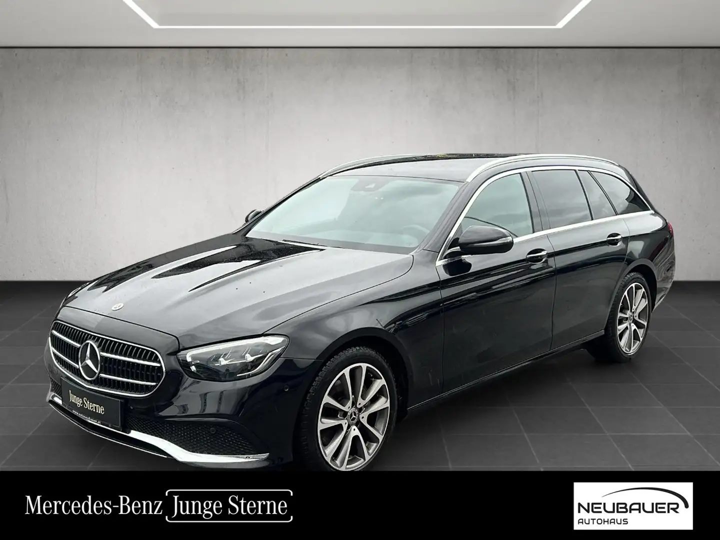 Mercedes-Benz E 220 d 4MATIC T-Modell Austria Edition AHK Schwarz - 1