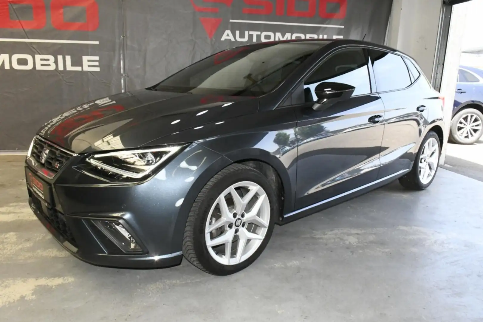 SEAT Ibiza S&S DSG FR SPORT*ACC*VIRTU*NAV*CAM*BEATS Klima Grau - 2