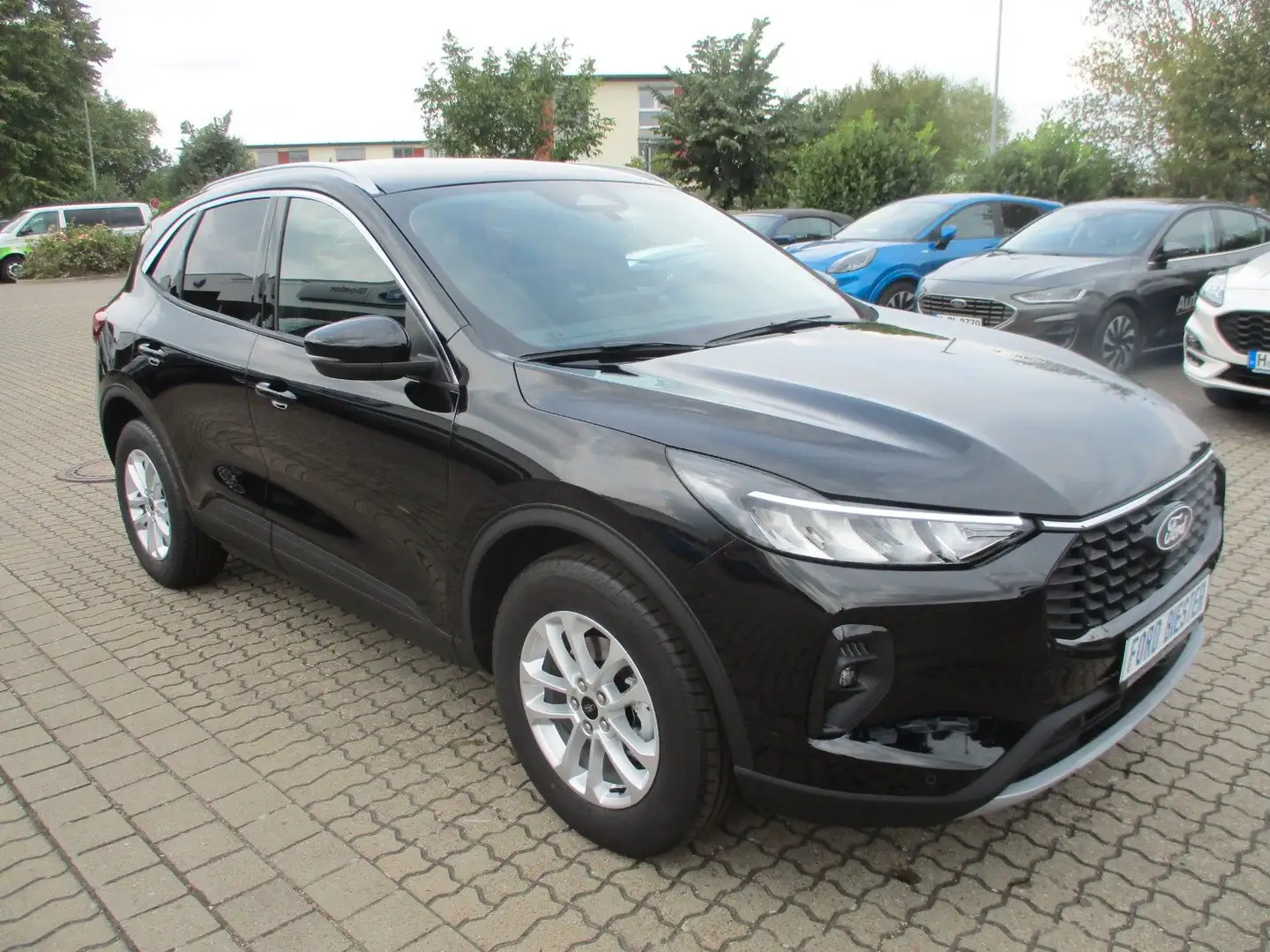 Ford Kuga Titanium 137KW 5 J. Garantie  150000 AUTOM. Schwarz - 2