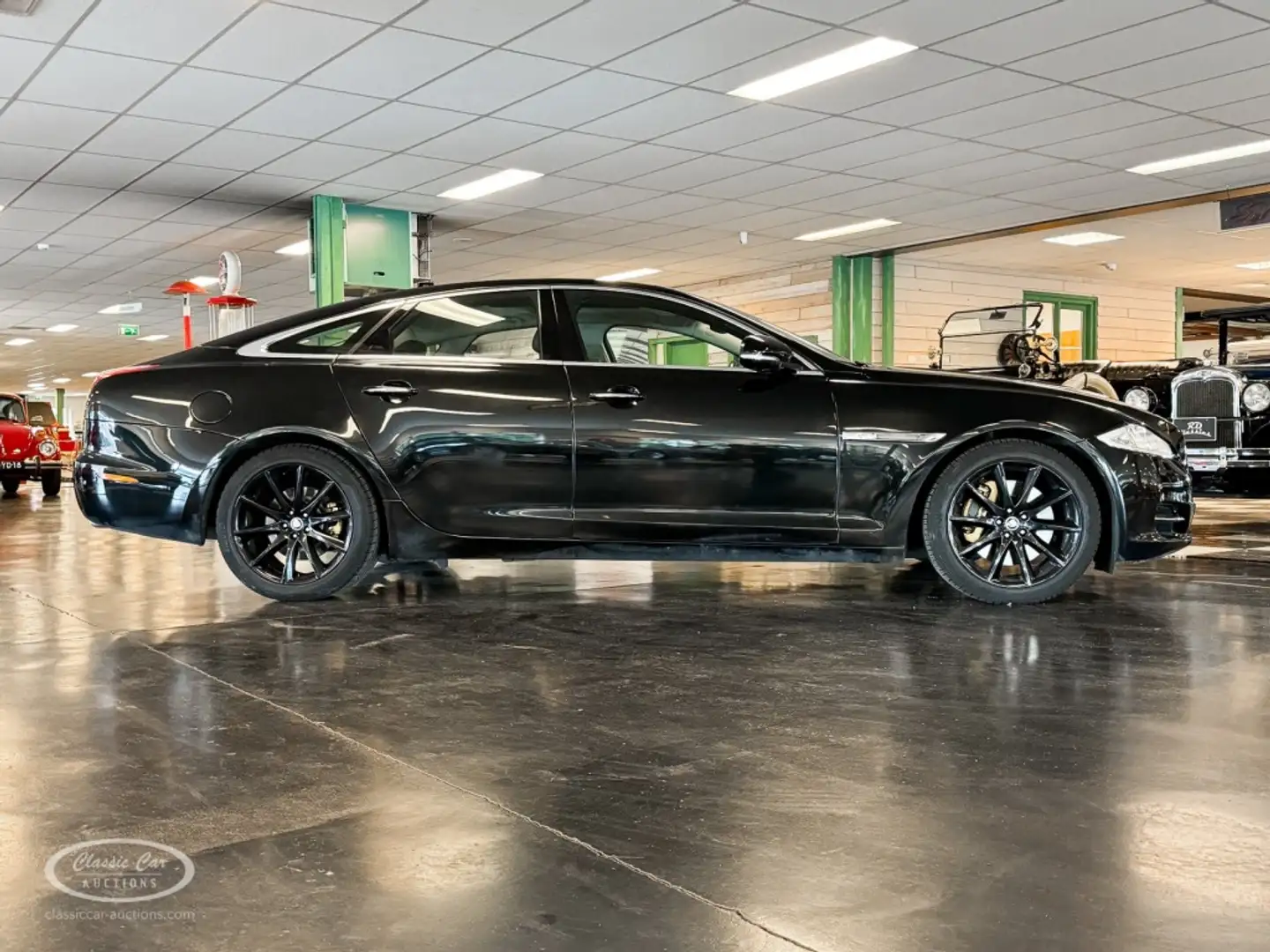 Jaguar XJ 3.0 V6  - ONLINE AUCTION Fekete - 2
