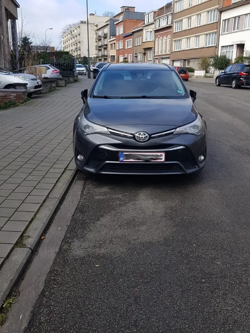 Toyota Avensis Touring Sports 1.6 D-4D Gris - 1