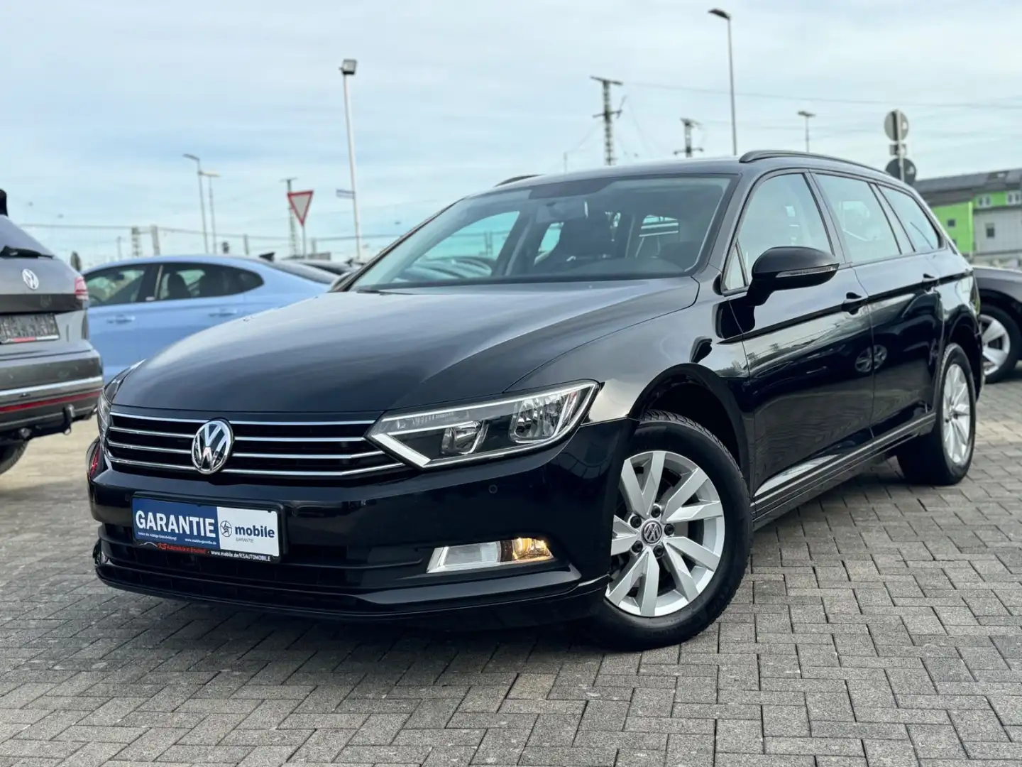 Volkswagen Passat Variant Passat 2.0 TDI Trendline *KLIMA*Shzg*PDC*1.Hand* Schwarz - 1
