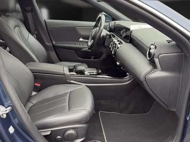Mercedes-Benz CLA view 14
