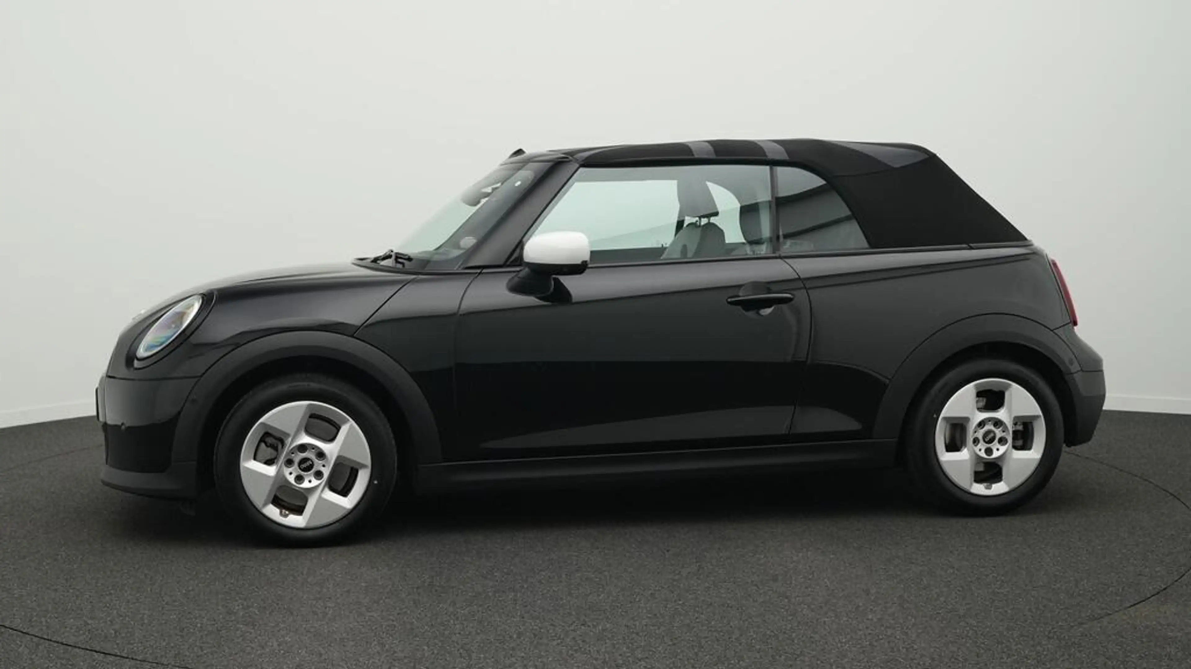 MINI Cooper C Cabrio Classic Trim — photo 3