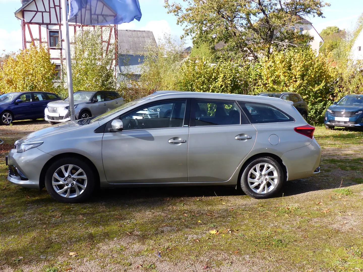 Toyota Auris Edition-S Grau - 2