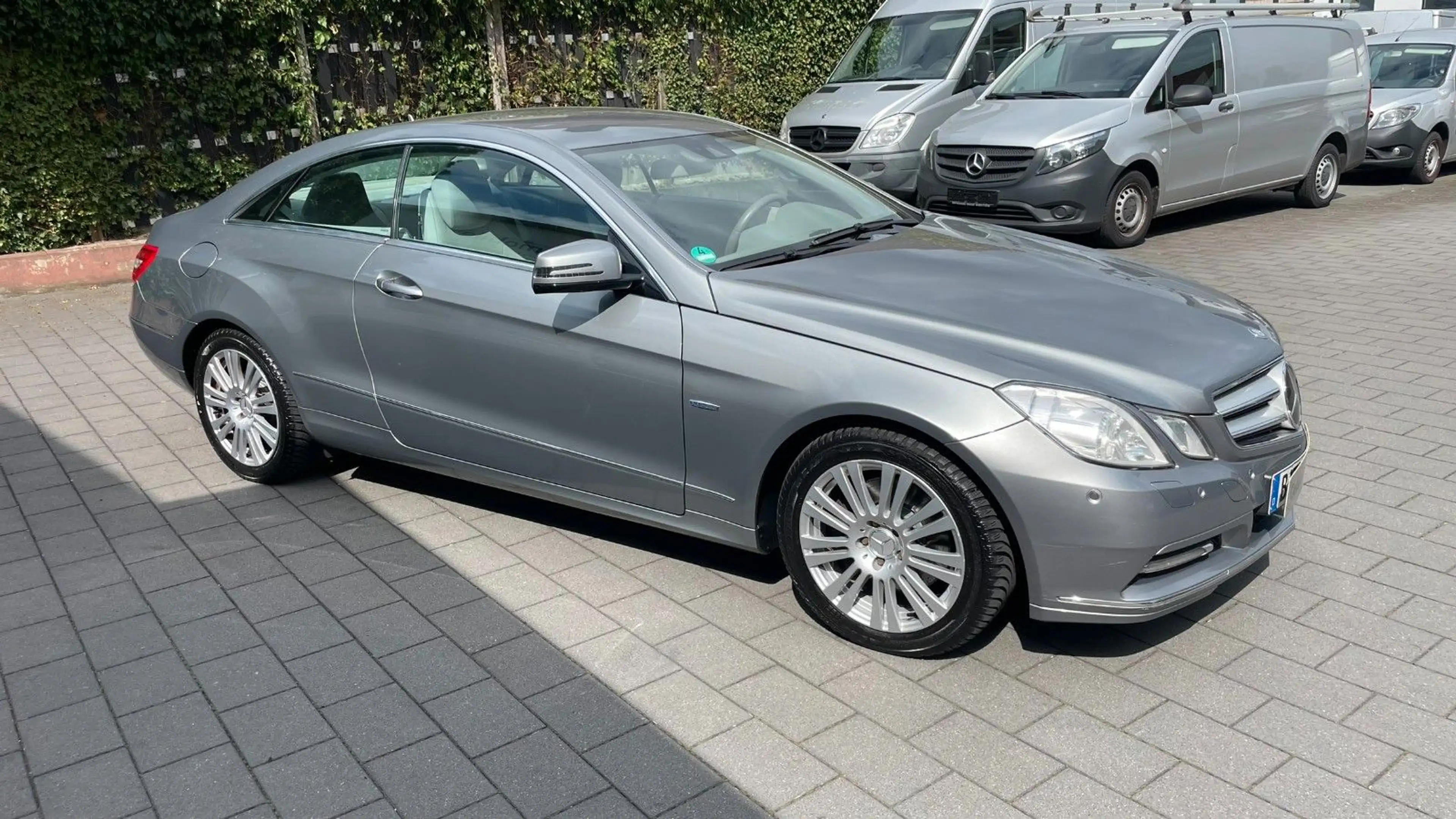 Mercedes-Benz E 350 COUPE CDI *LEDER*XEN*DISTR.*AHK*1.HD** — photo 3