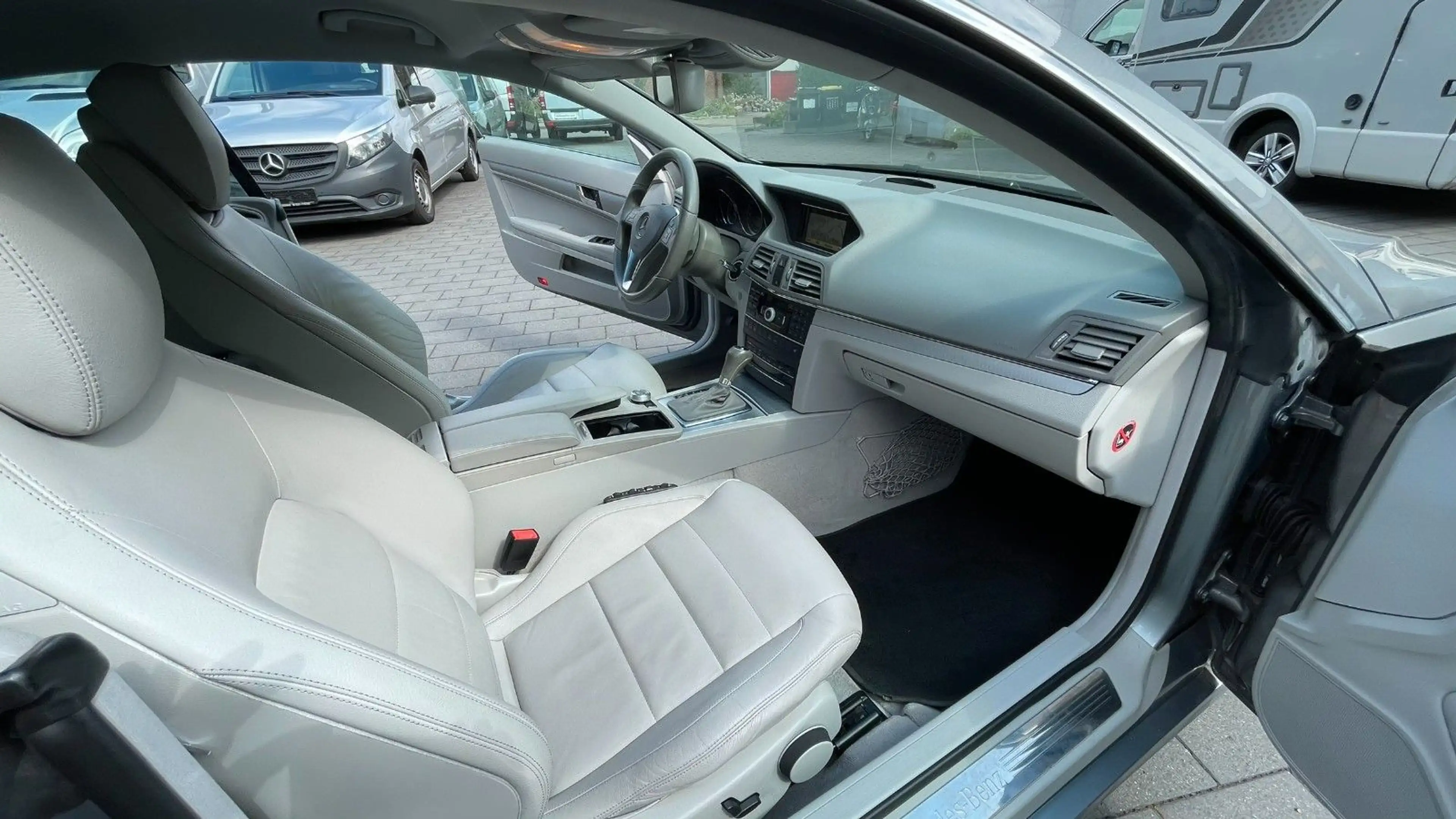 Mercedes-Benz E 350 COUPE CDI *LEDER*XEN*DISTR.*AHK*1.HD** — photo 11