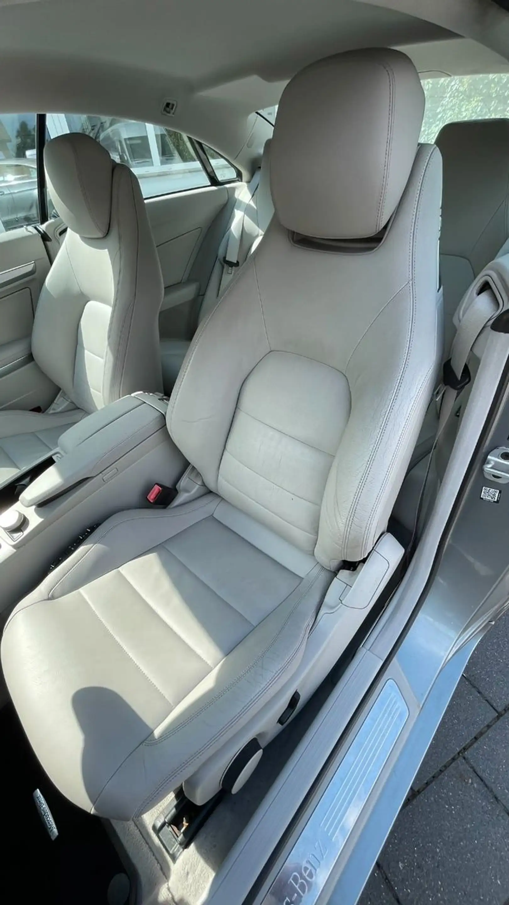 Mercedes-Benz E 350 COUPE CDI *LEDER*XEN*DISTR.*AHK*1.HD** — photo 9