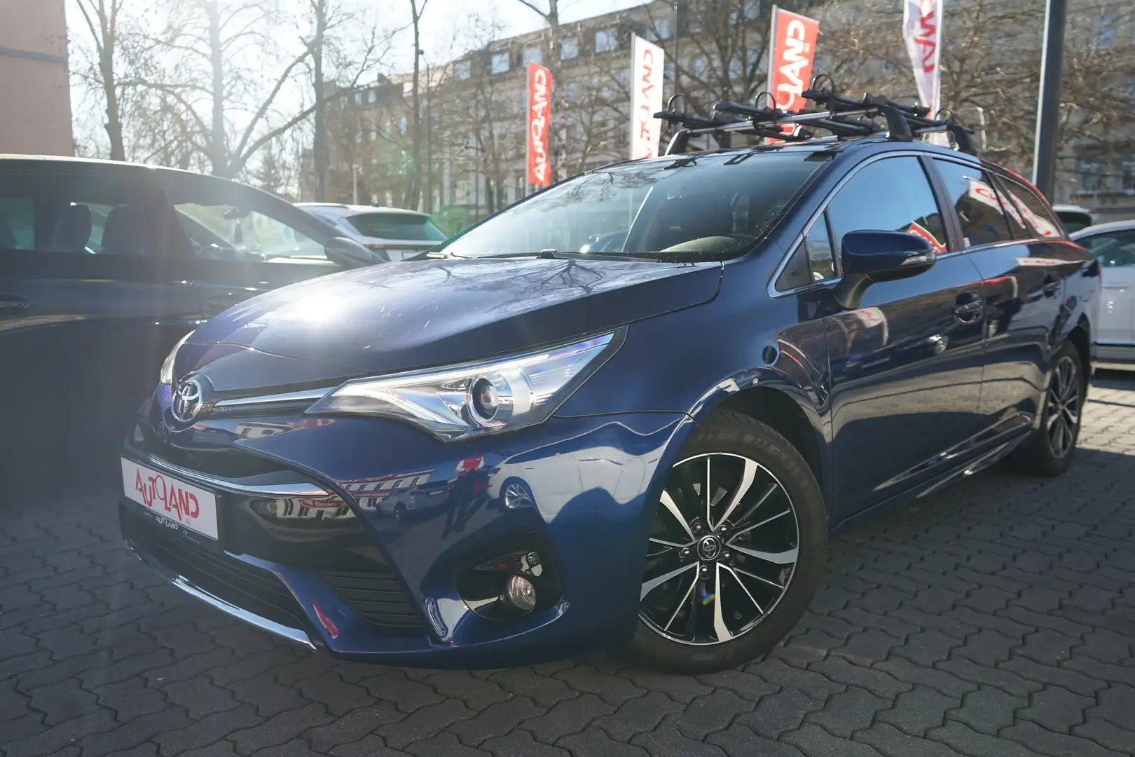Toyota Avensis 1.8 TS Comfort Navi Kamera DAB Bi-Xenon Blau - 2