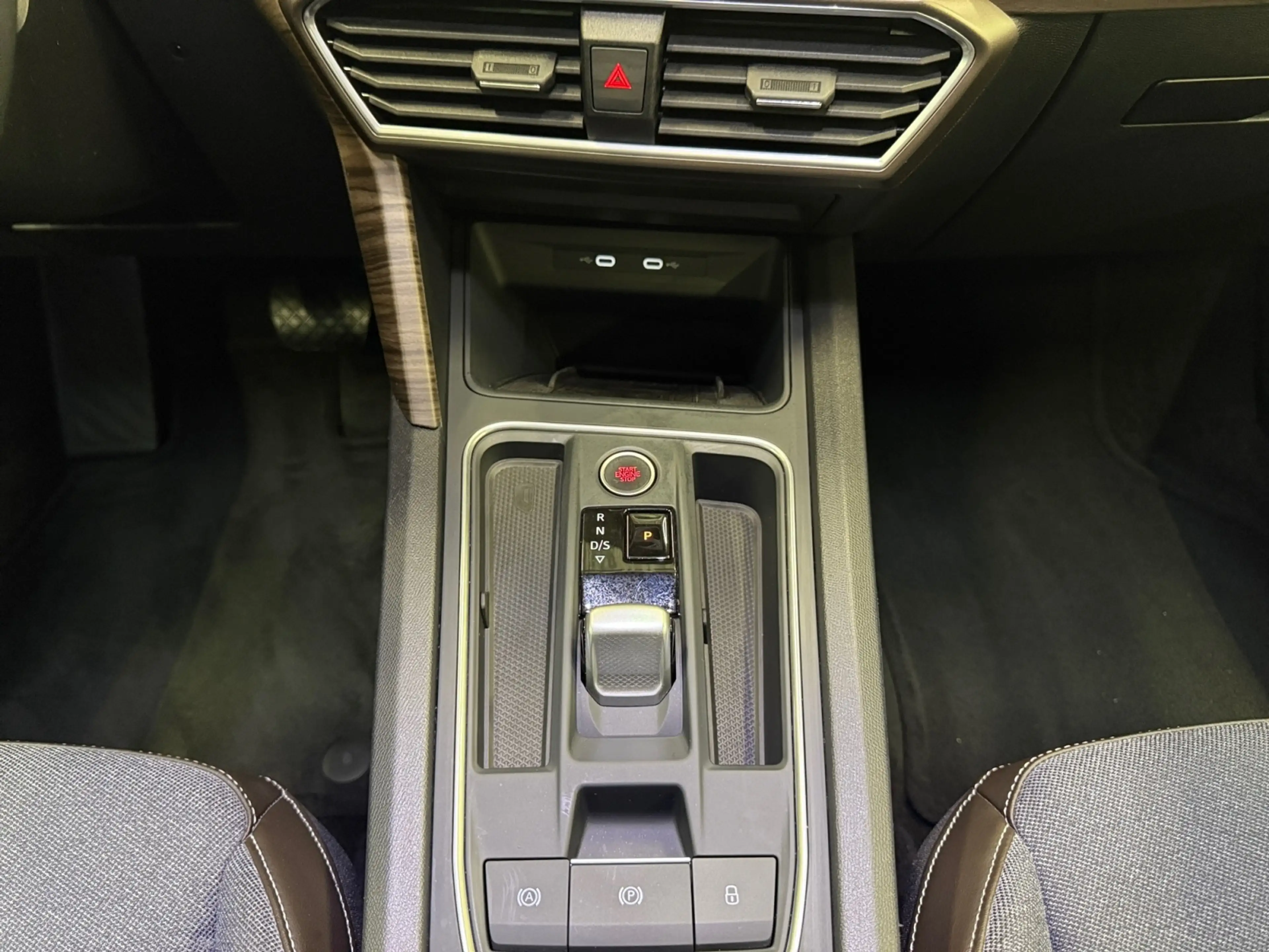SEAT Leon e-Hybrid Sportstourer 1.4 TSI eHybrid PHEV FR Business Inte — photo 8