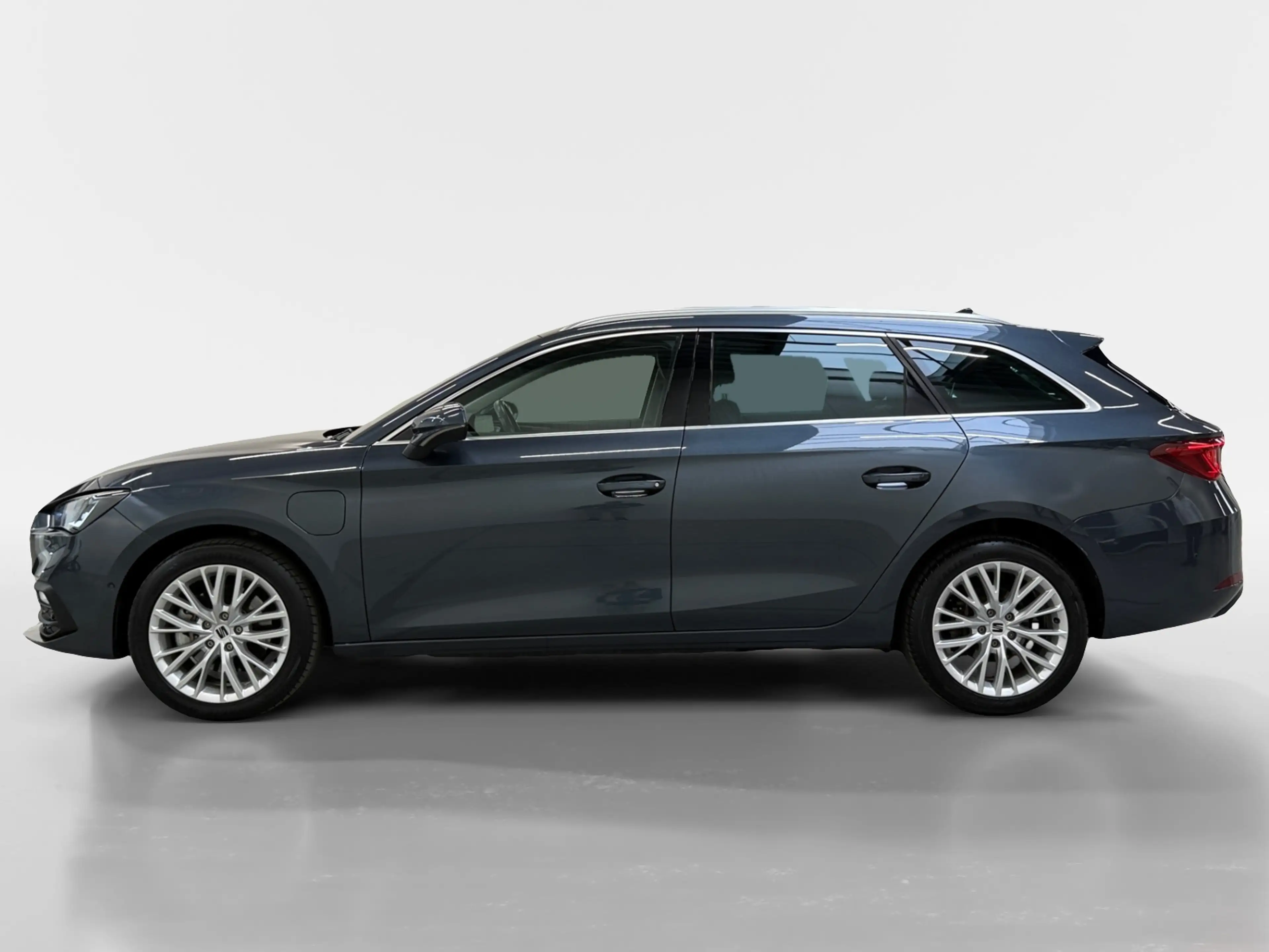 SEAT Leon e-Hybrid Sportstourer 1.4 TSI eHybrid PHEV FR Business Inte — photo 9