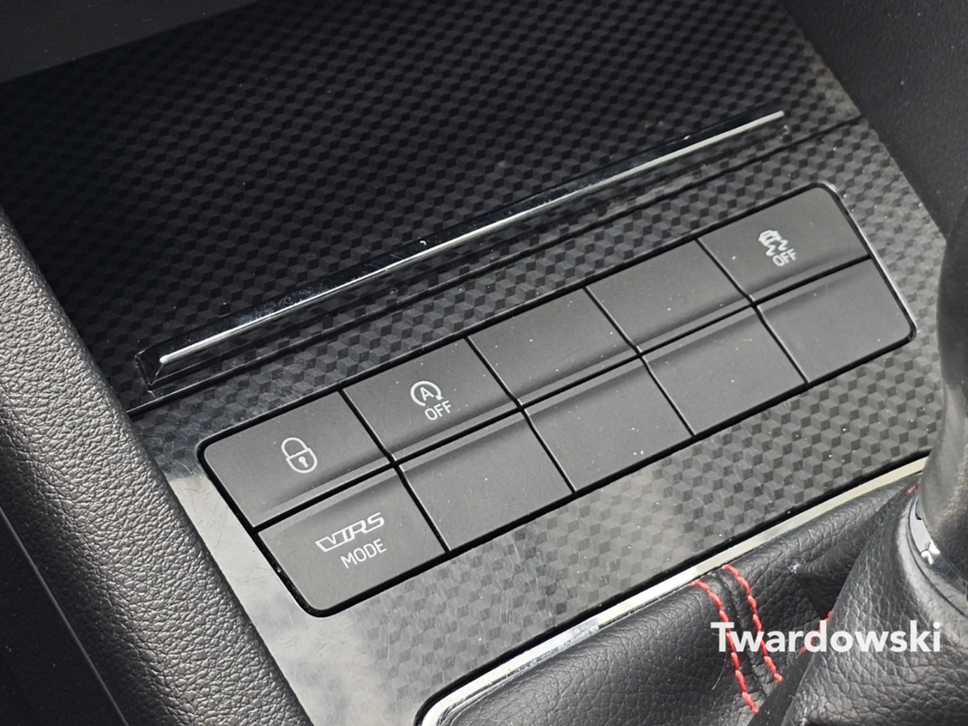 Skoda Octavia RS StHz Pano Keyless DAB Bi-Xenon Canton — photo 15