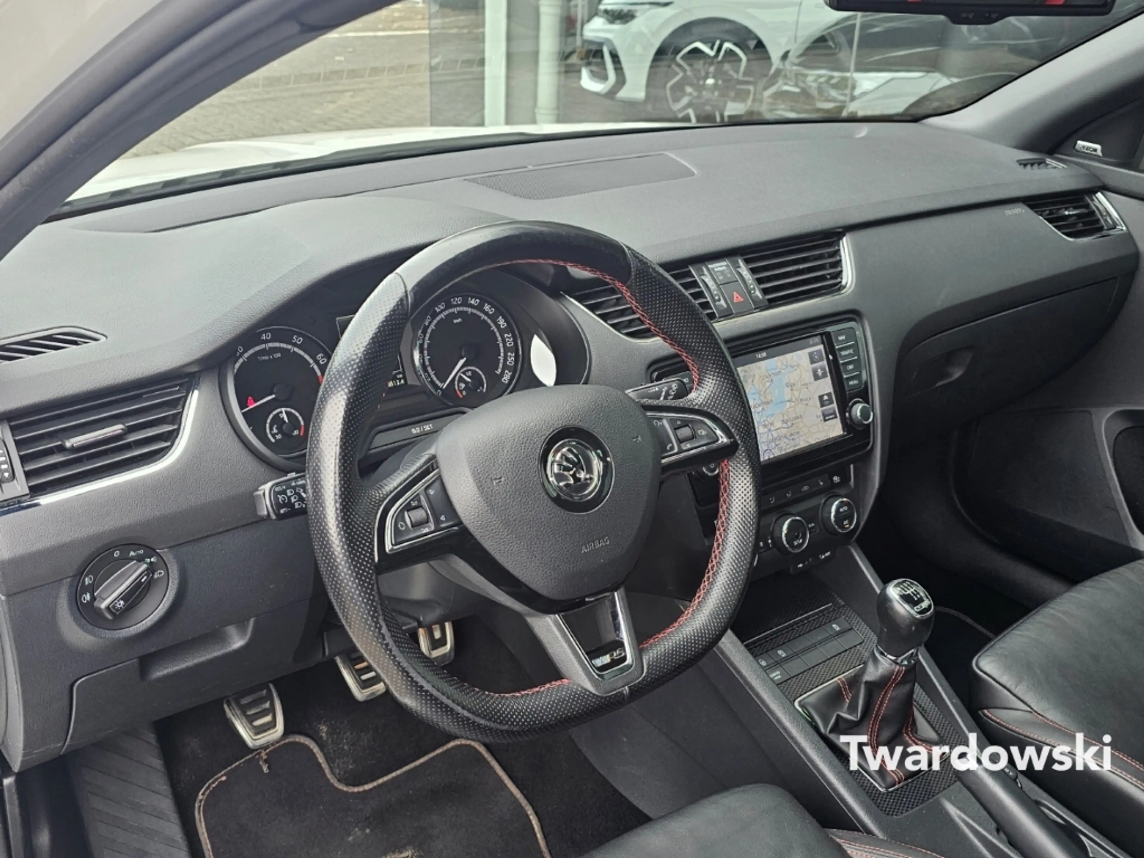 Skoda Octavia RS StHz Pano Keyless DAB Bi-Xenon Canton — photo 9
