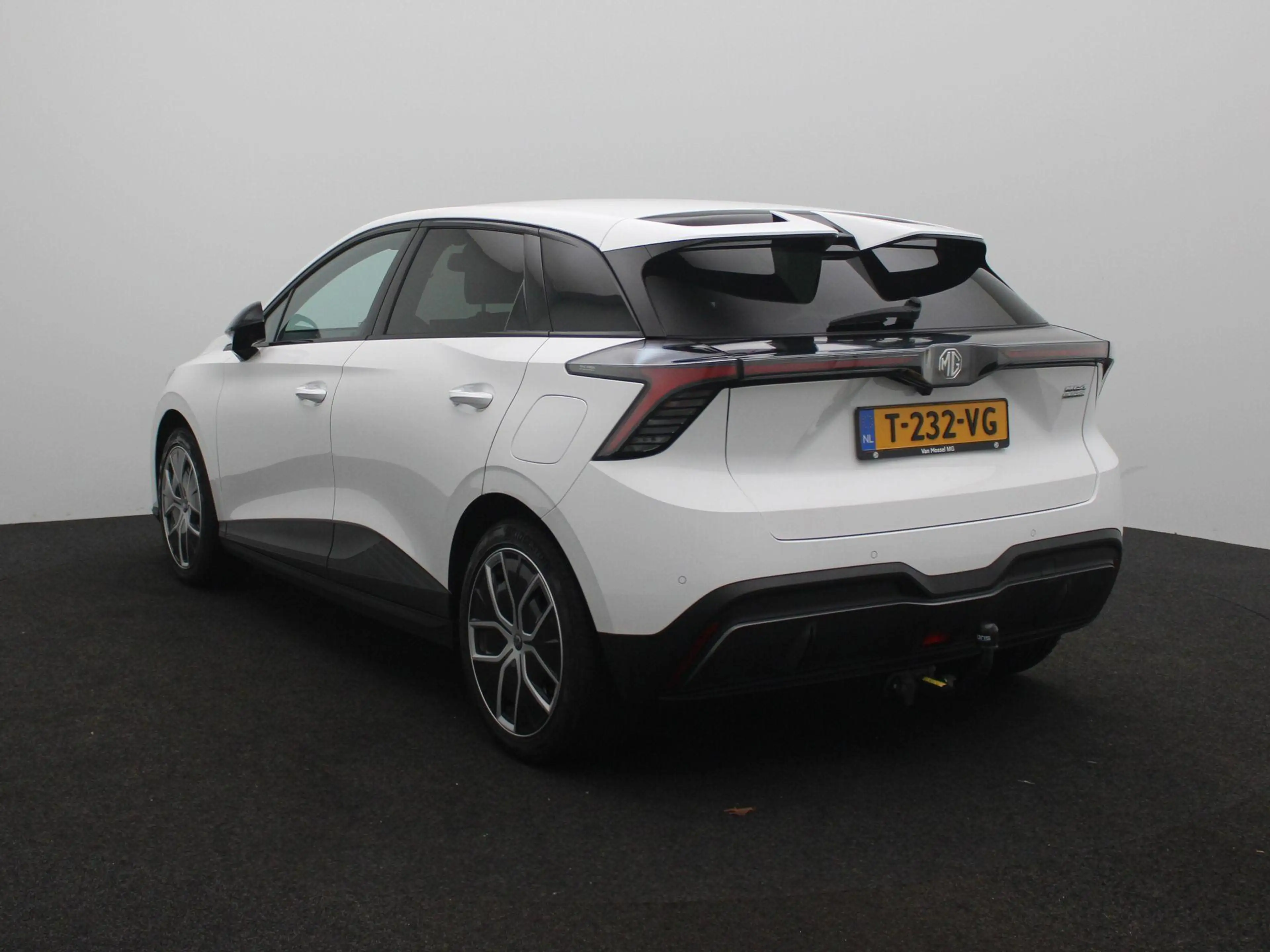 MG MG4 Electric Luxury 64 kWh | Apple Carplay/Android Aut — photo 2