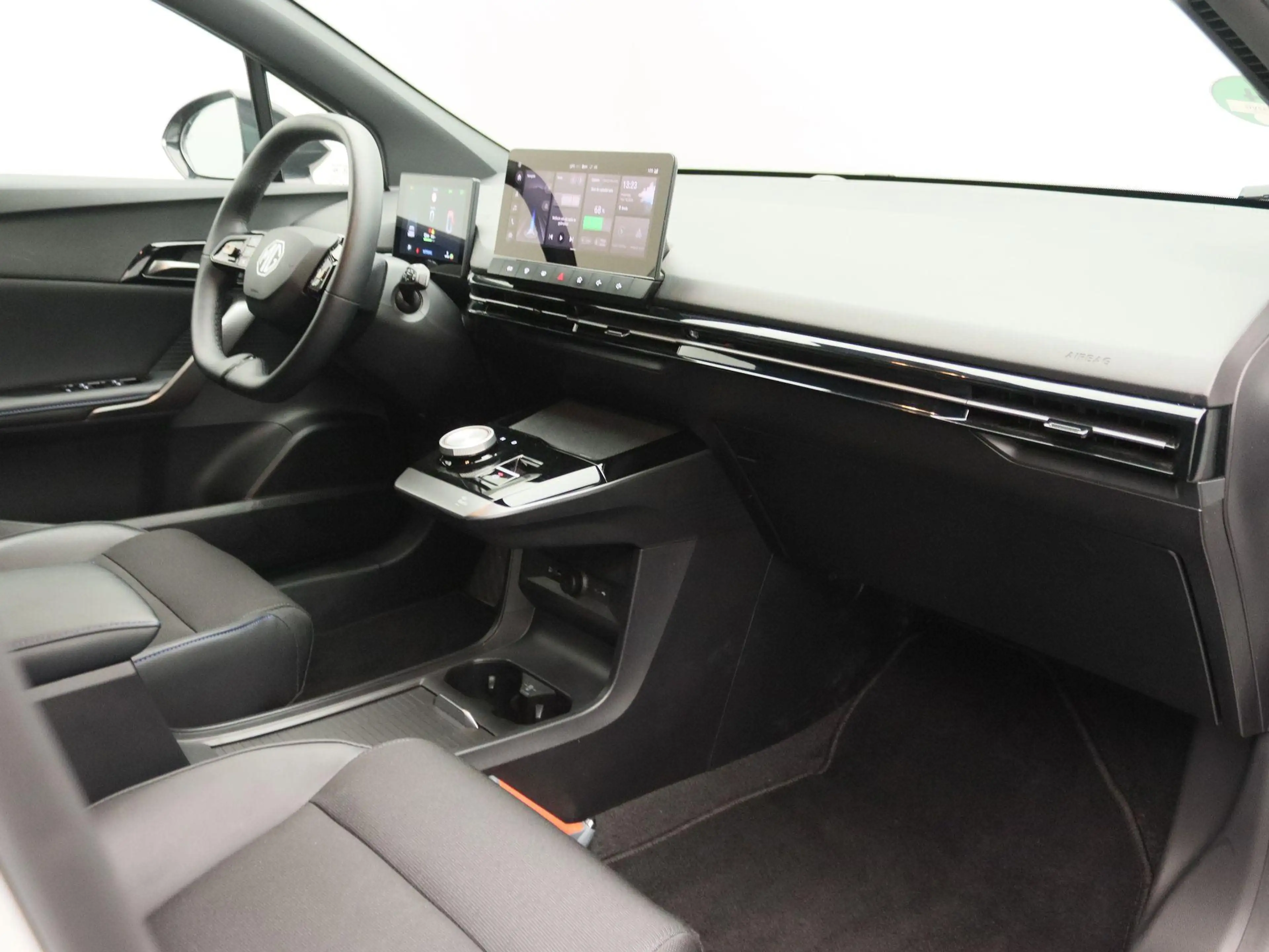 MG MG4 Electric Luxury 64 kWh | Apple Carplay/Android Aut — photo 7