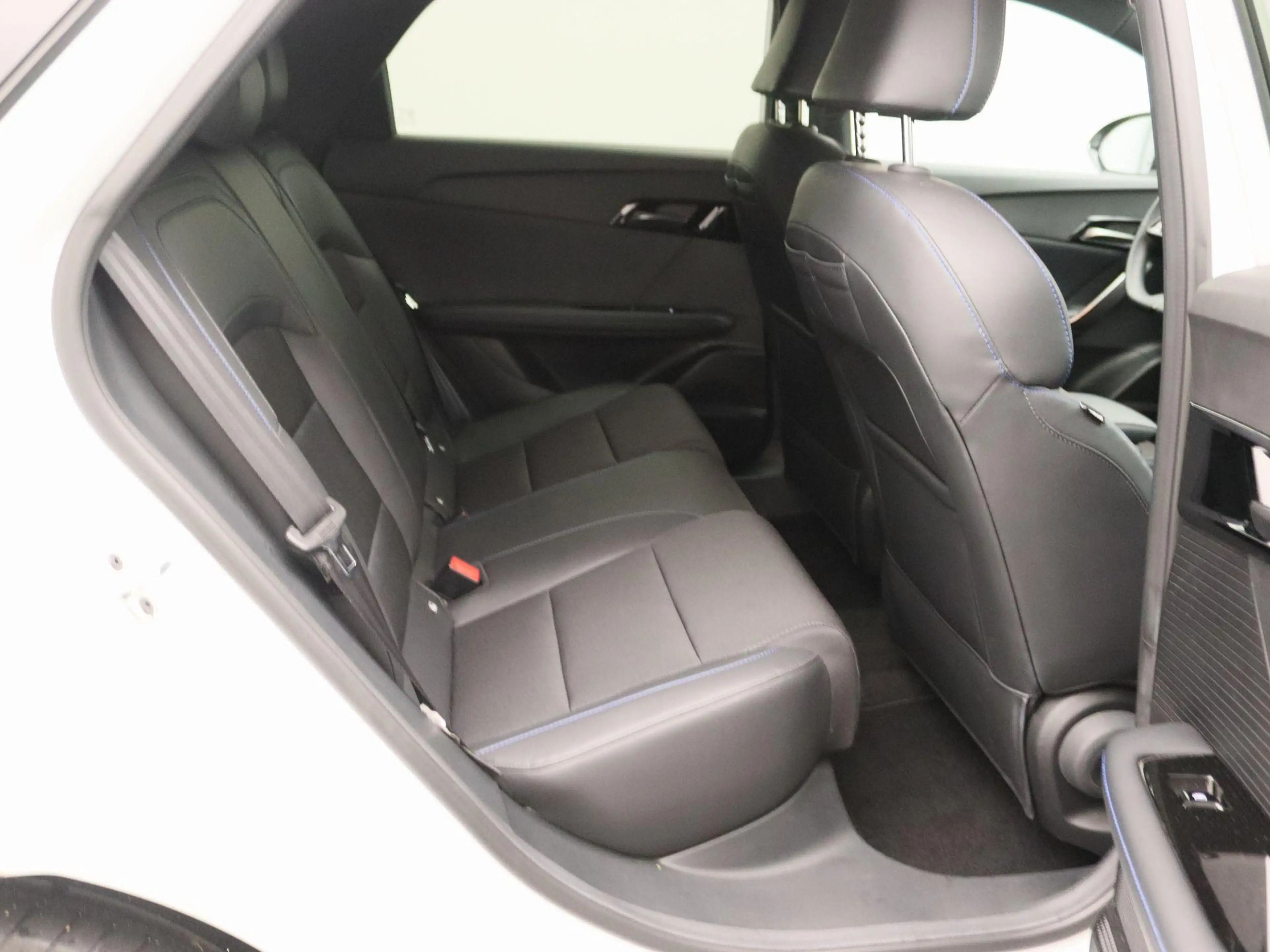 MG MG4 Electric Luxury 64 kWh | Apple Carplay/Android Aut — photo 6