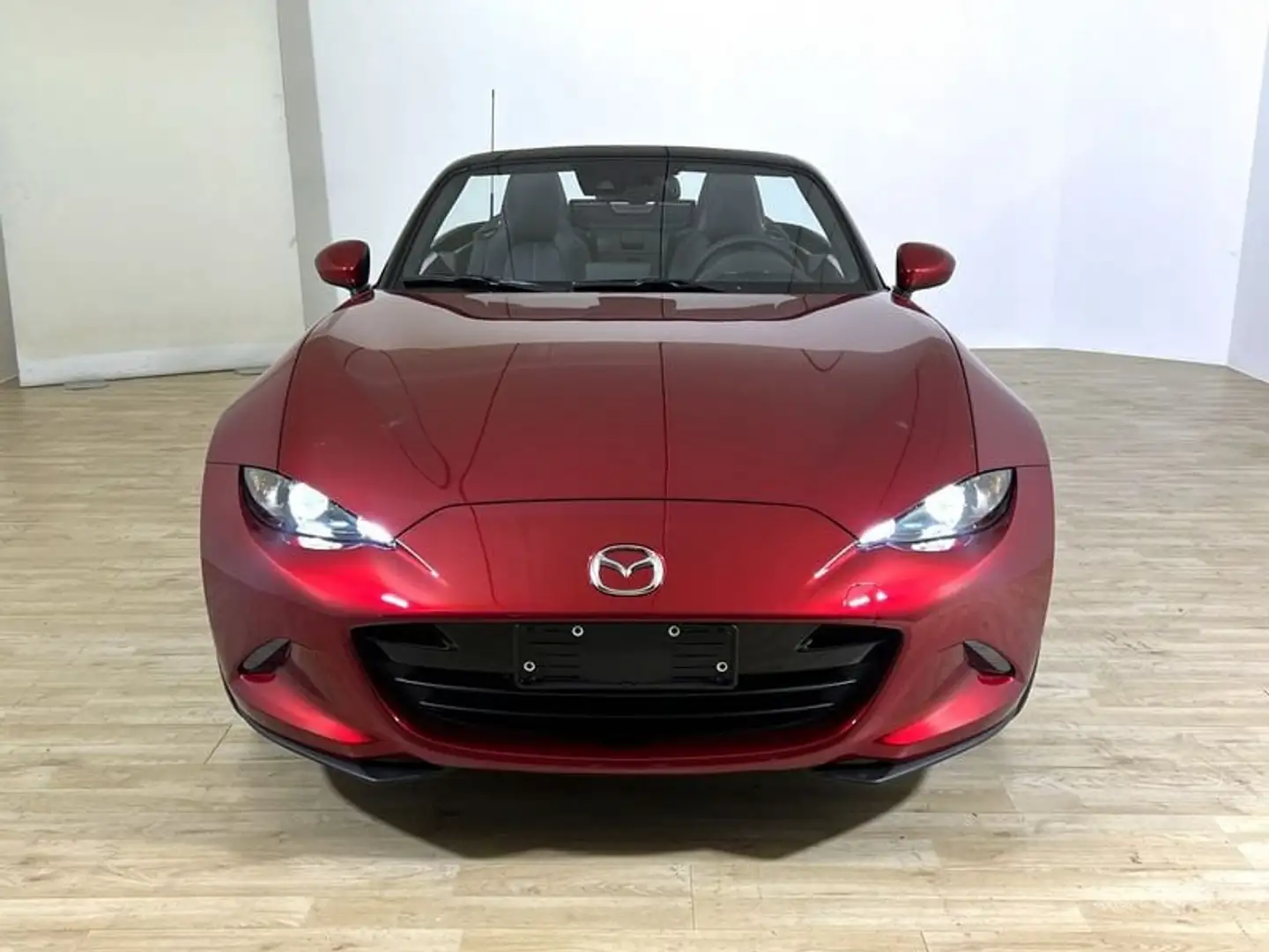Mazda MX-5 2.0L Skyactiv-G Exclusive-Line crvena - 2