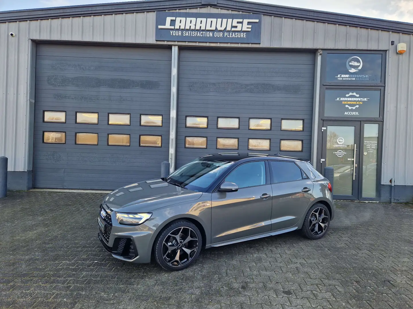 Audi A1 A1 30 TFSI Sportback S tronic Сірий - 1
