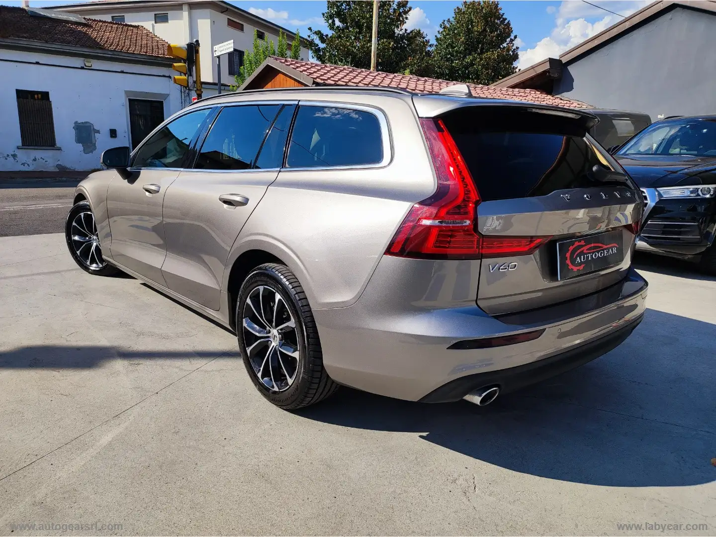 Volvo V60 B4 Geartronic R-design Gris - 2