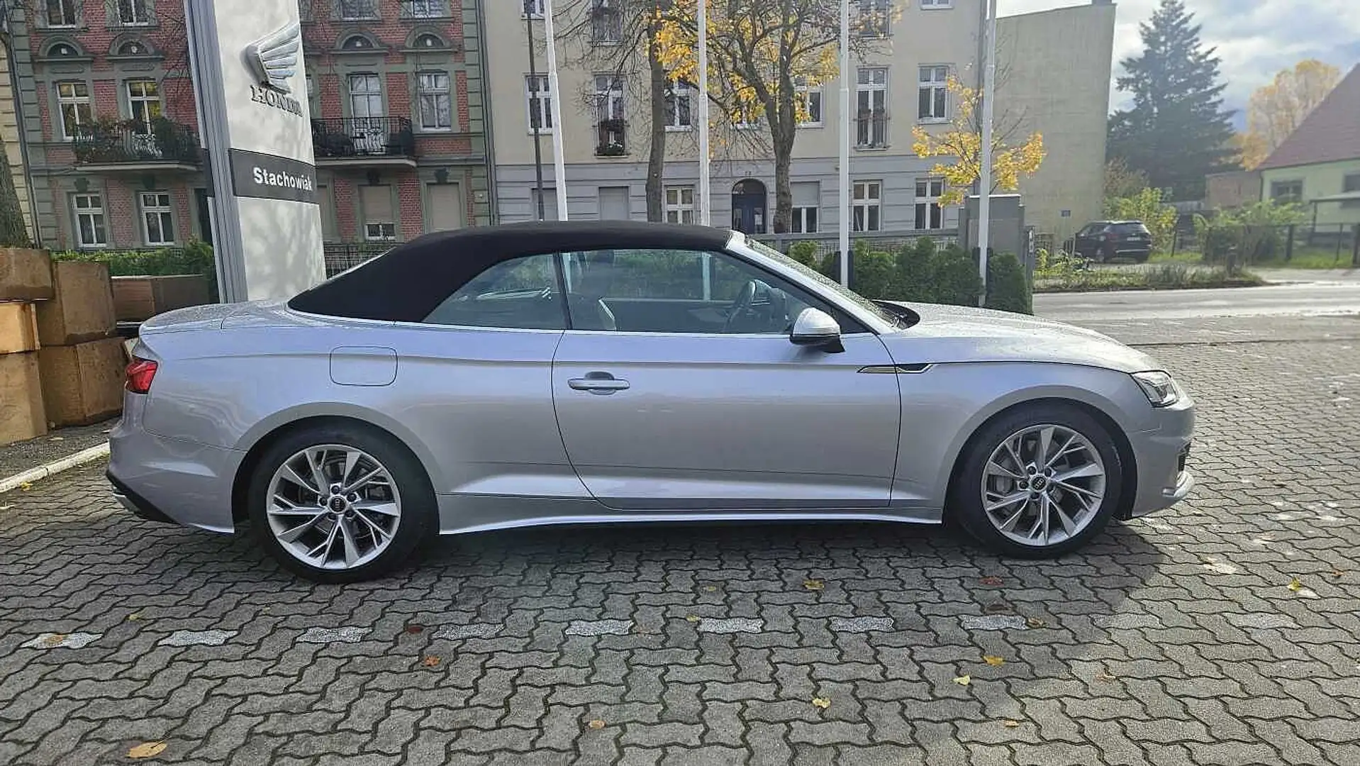 Audi A5 Cabrio 40 TFSI S tronic advanced Silber - 2