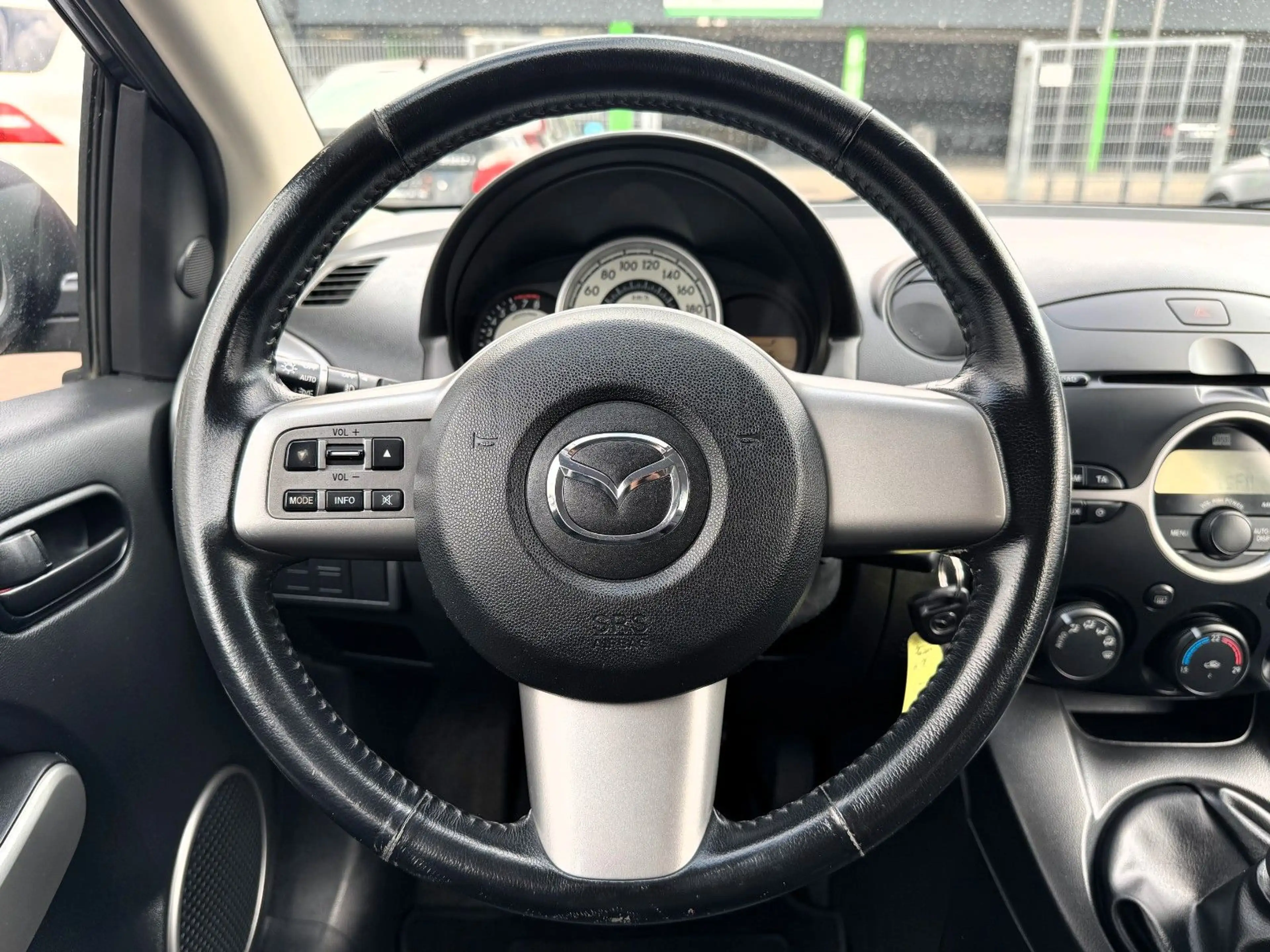 Mazda 2 1.3 *2.Hand/Klima/SHZ/5-Türig/16"Alus* — photo 12