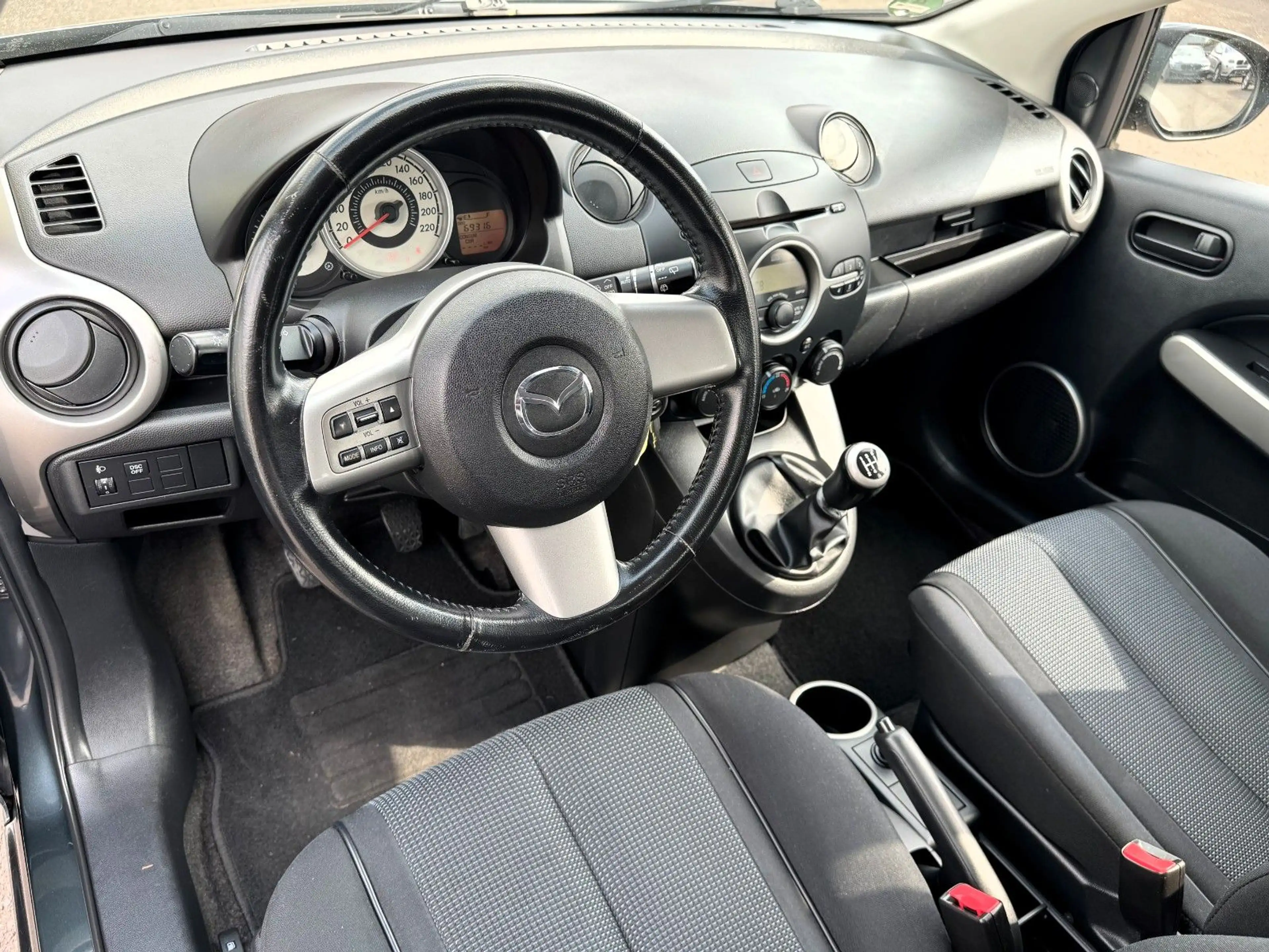 Mazda 2 1.3 *2.Hand/Klima/SHZ/5-Türig/16"Alus* — photo 7