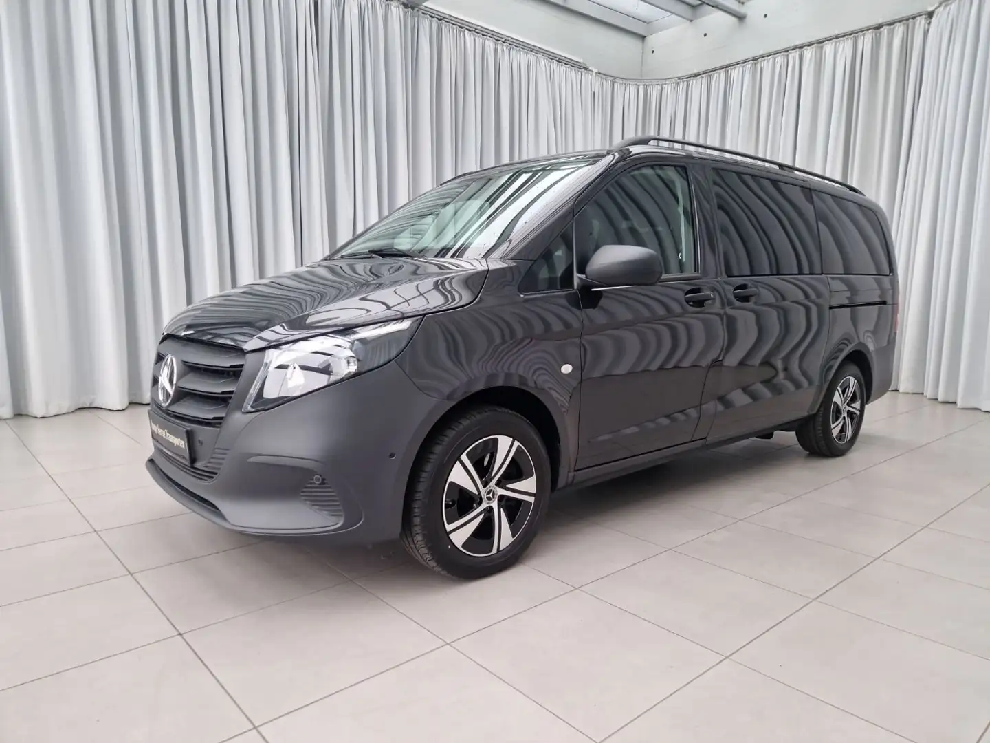 Mercedes-Benz Vito 116 CDI 4x4 Tourer PRO Lang Winterp. SpurW Grau - 2