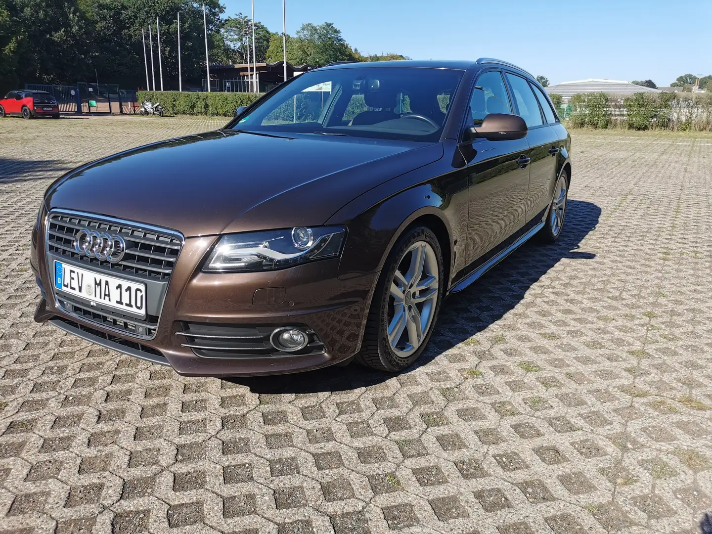 Audi A4 Avant 2.7 TDI DPF S line Sportpaket (plus) Braun - 1