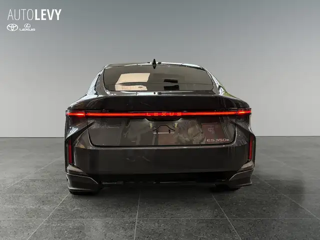 Lexus Es view 5