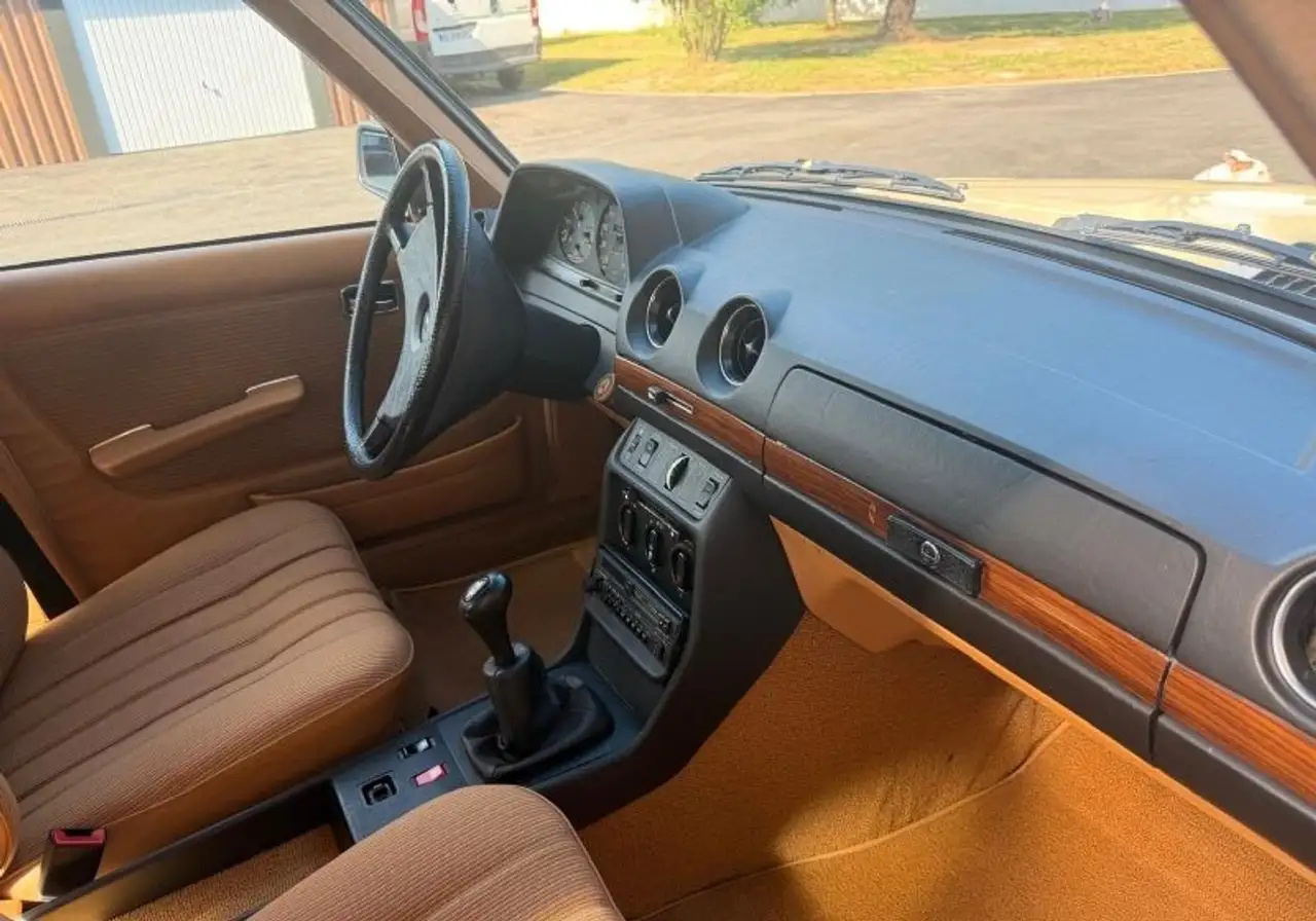 Mercedes-Benz 230 Mercedes 230e W123, foto 4