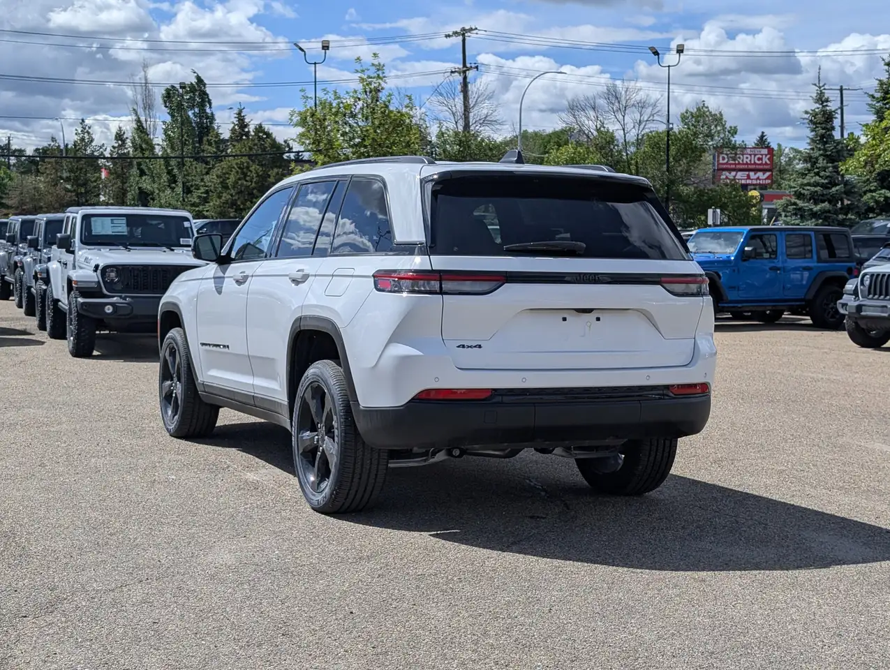 Jeep Grand Cherokee снимка Jeep Grand Cherokee