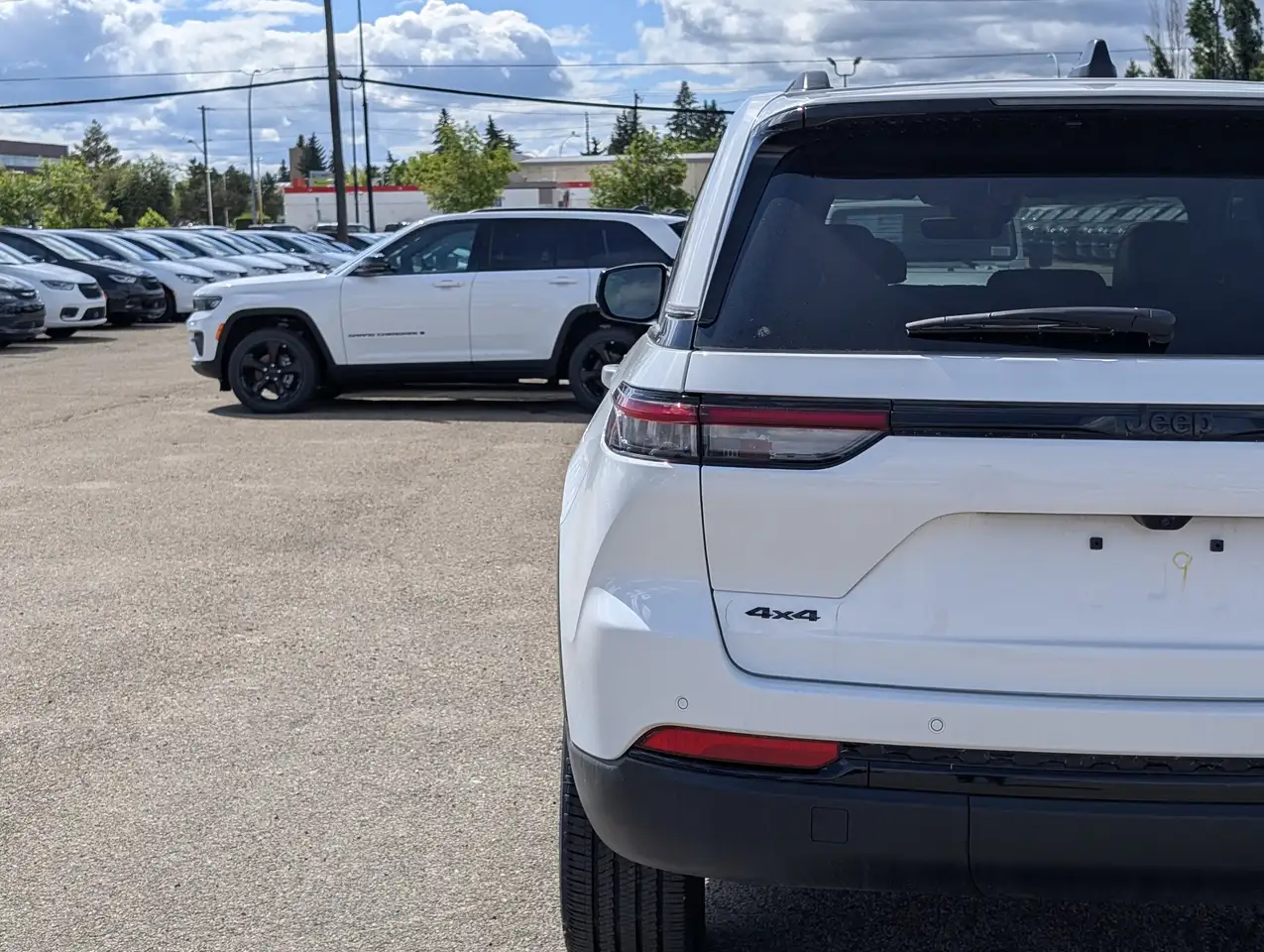 Jeep Grand Cherokee снимка Jeep Grand Cherokee