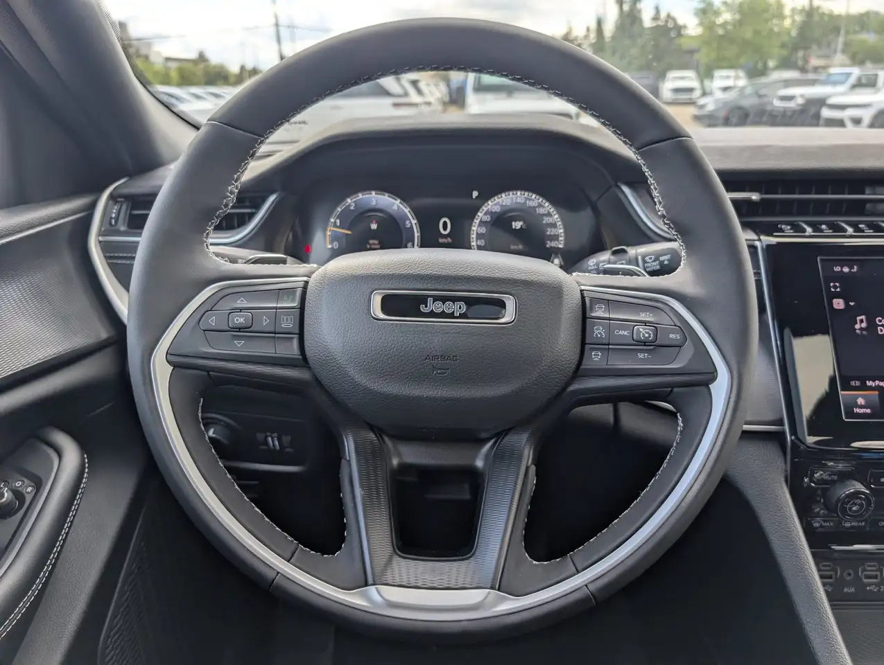 Jeep Grand Cherokee снимка Jeep Grand Cherokee