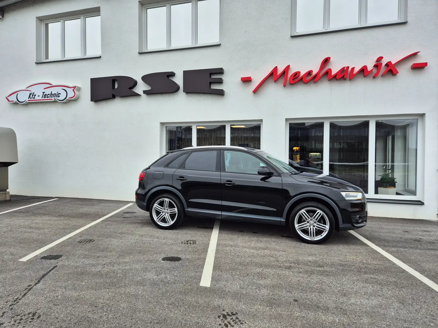 Audi Q3 2.0 TDI quattro,Xenon,SHZ,19Zoll,AHK Nero - 1