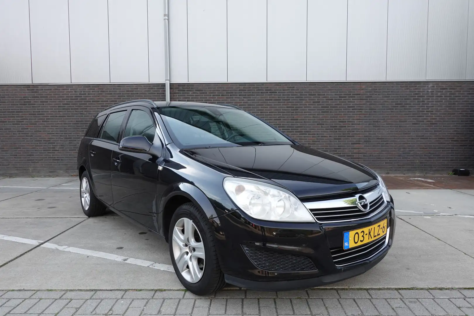 Opel Astra 1.8i-16V Edition Automaat Airco Navi NAP NL Auto Noir - 1