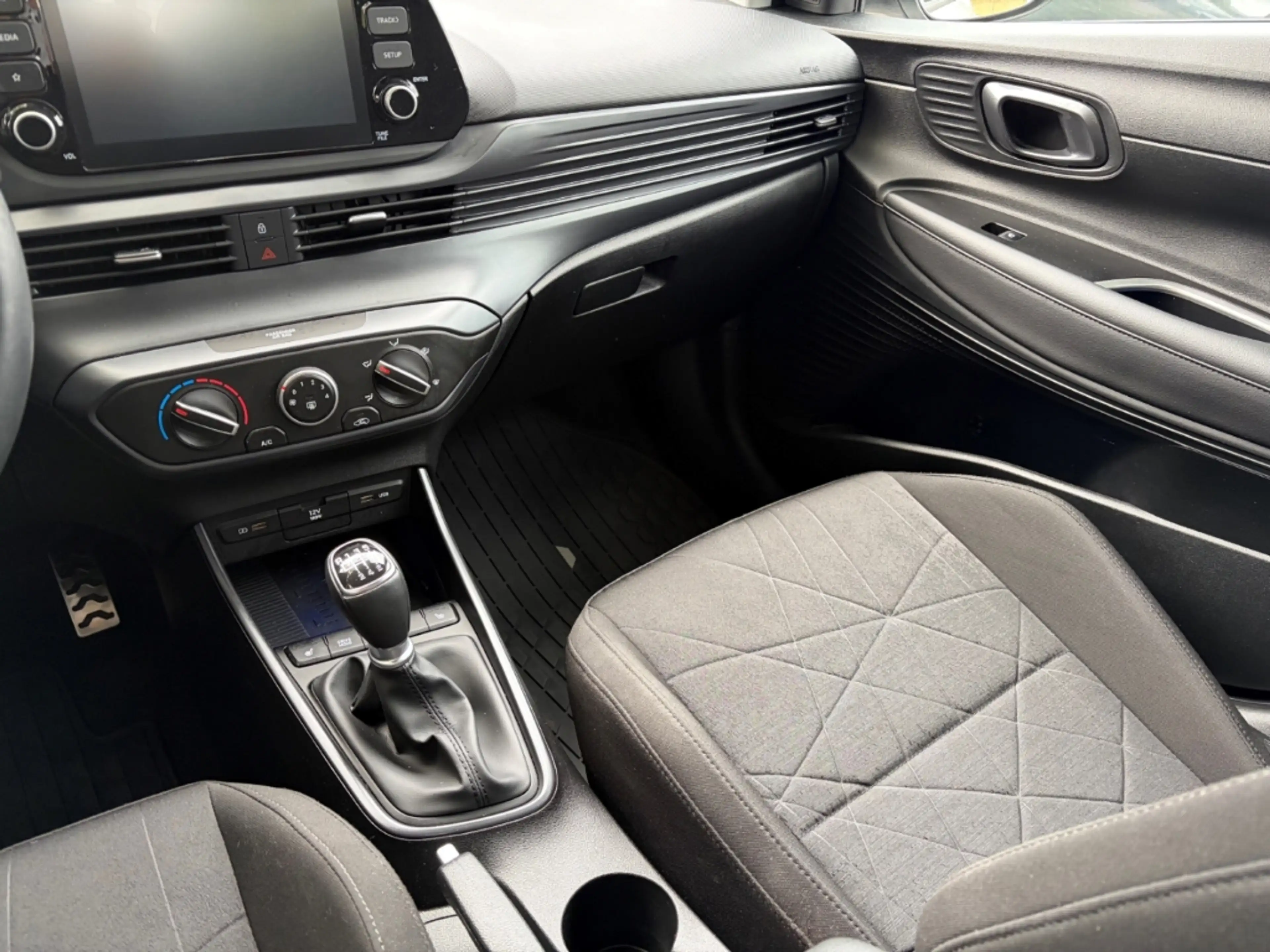 Hyundai BAYON 1.0 T-GDI Trend Mild-Hybrid — photo 12