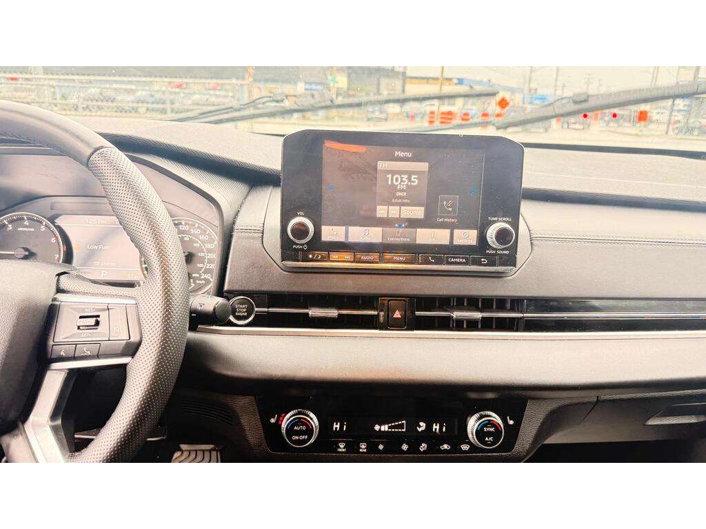 2024 Mitsubishi Outlander — view 10