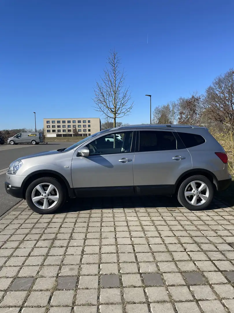 Nissan Qashqai+2 Grau - 2