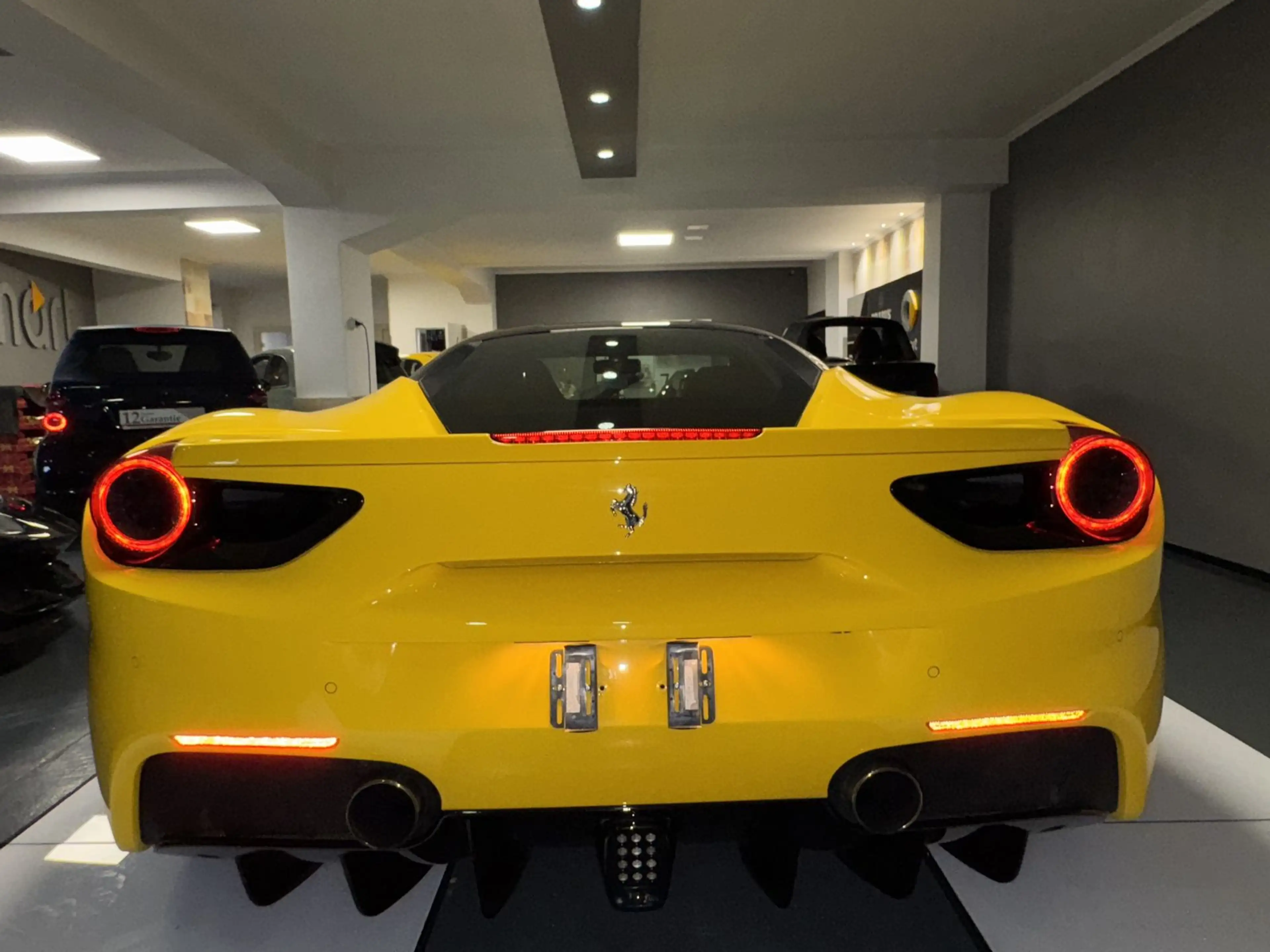 Ferrari 488 Lift Carbon Keramik Alcantara Schalen.S — photo 6