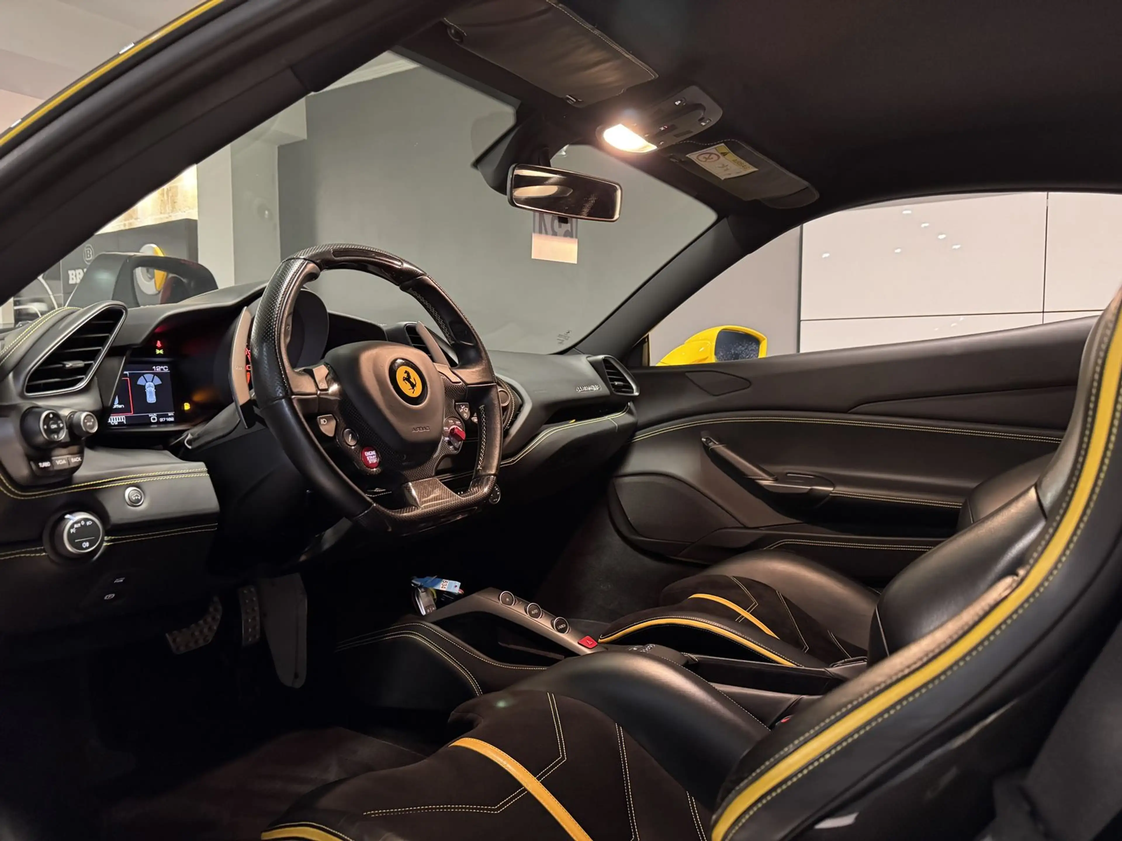 Ferrari 488 Lift Carbon Keramik Alcantara Schalen.S — photo 12