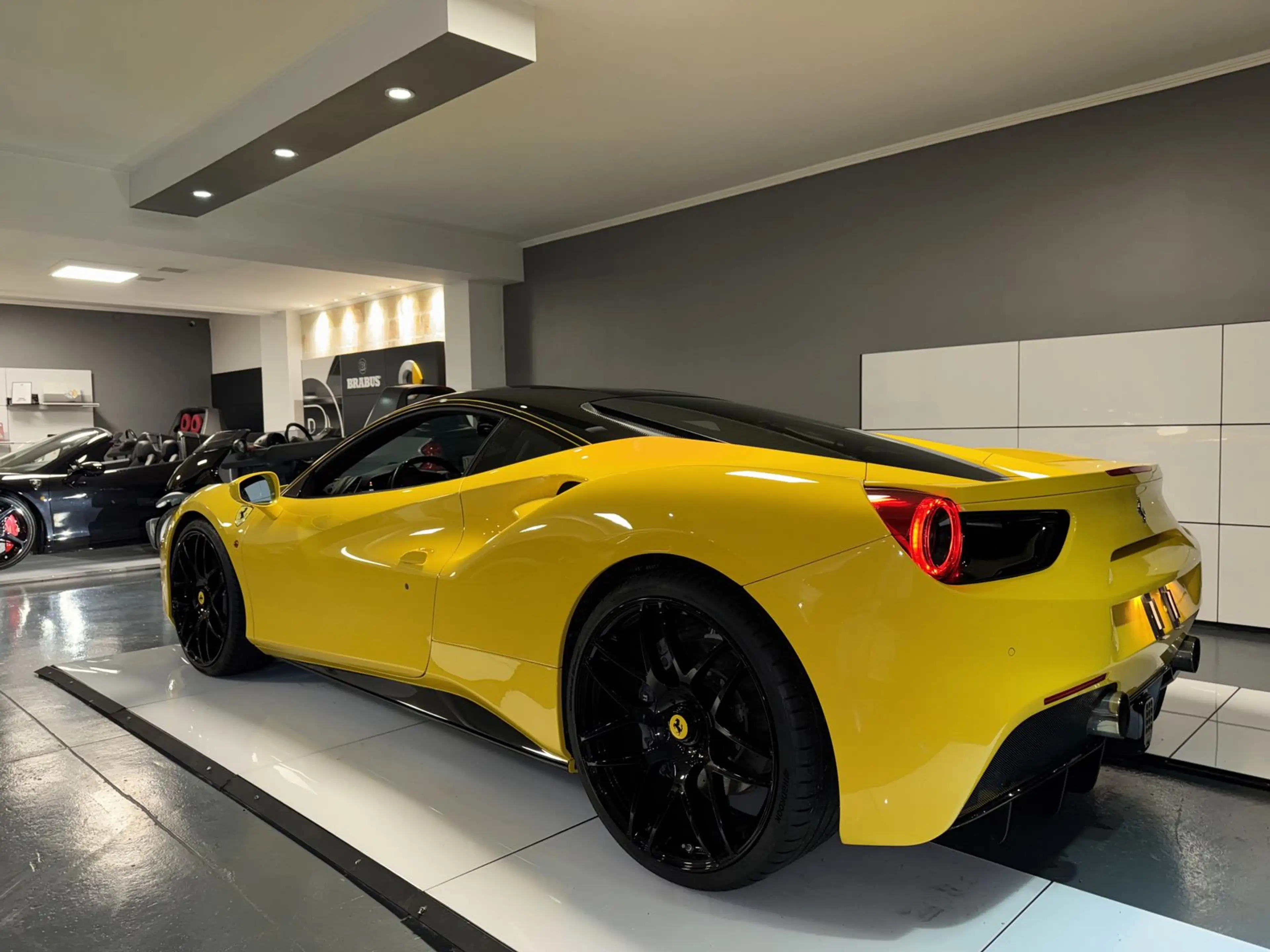Ferrari 488 Lift Carbon Keramik Alcantara Schalen.S — photo 5